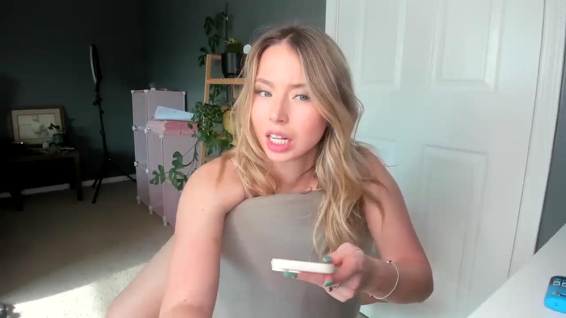 Gallery image thumbnail from Blondebootyx's myfreecams stream on, 01/26/2024, 20:12 image 17 of 20