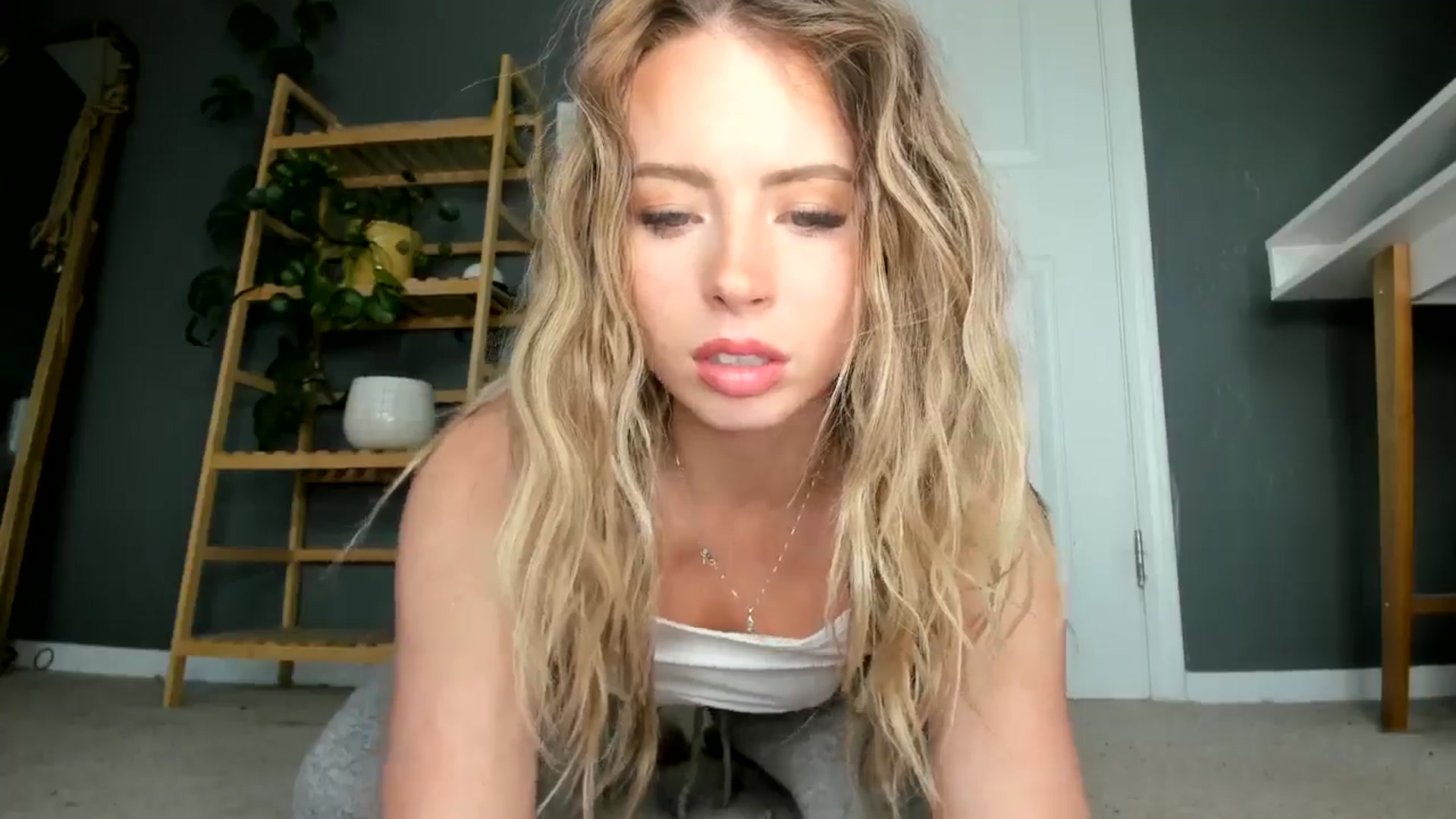 Gallery image thumbnail from Blondebootyx's myfreecams stream on, 06/22/2024, 21:59 image 14 of 20