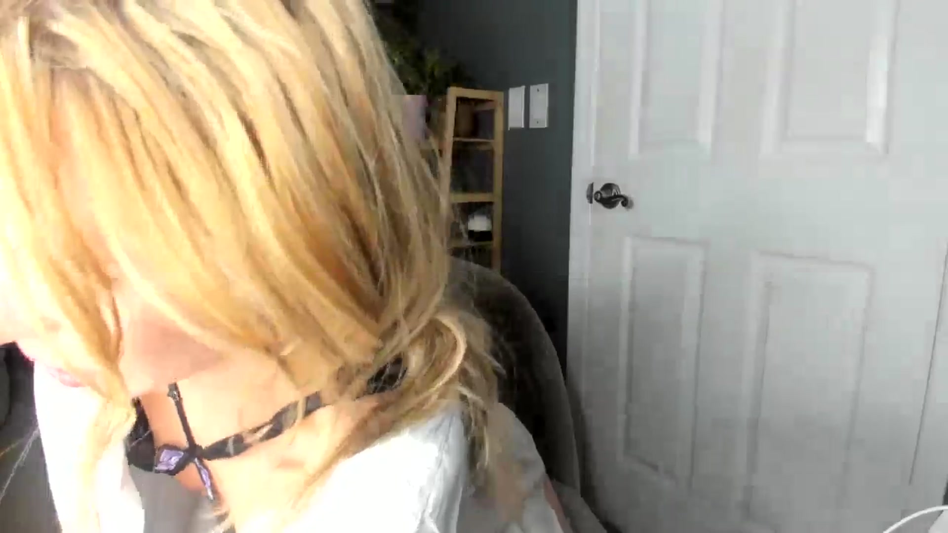 Gallery image thumbnail from Blondebootyx's myfreecams stream on, 10/13/2024, 03:16 image 12 of 20