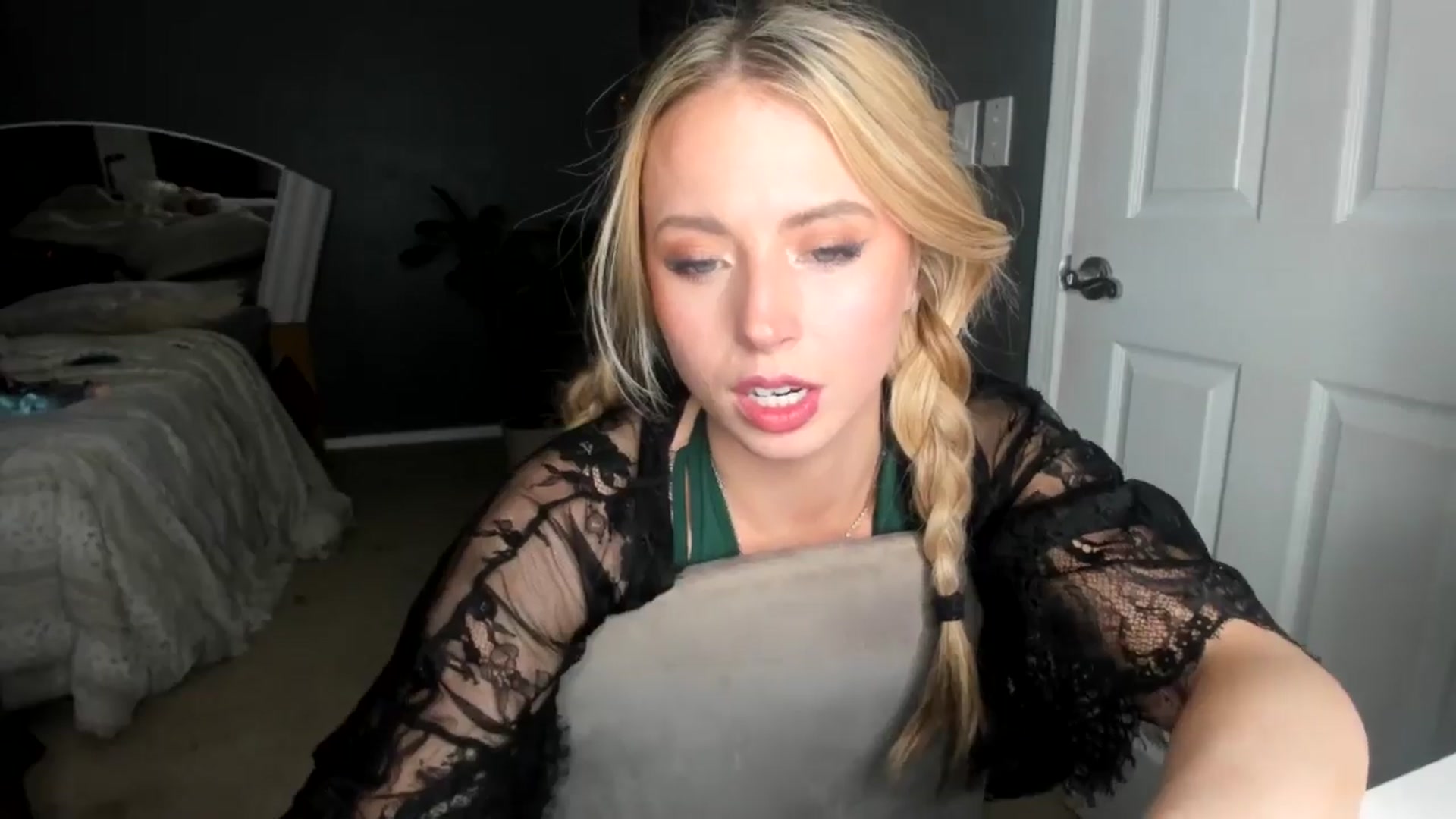 Gallery image thumbnail from Blondebootyx's myfreecams stream on, 11/15/2024, 01:52 image 8 of 20