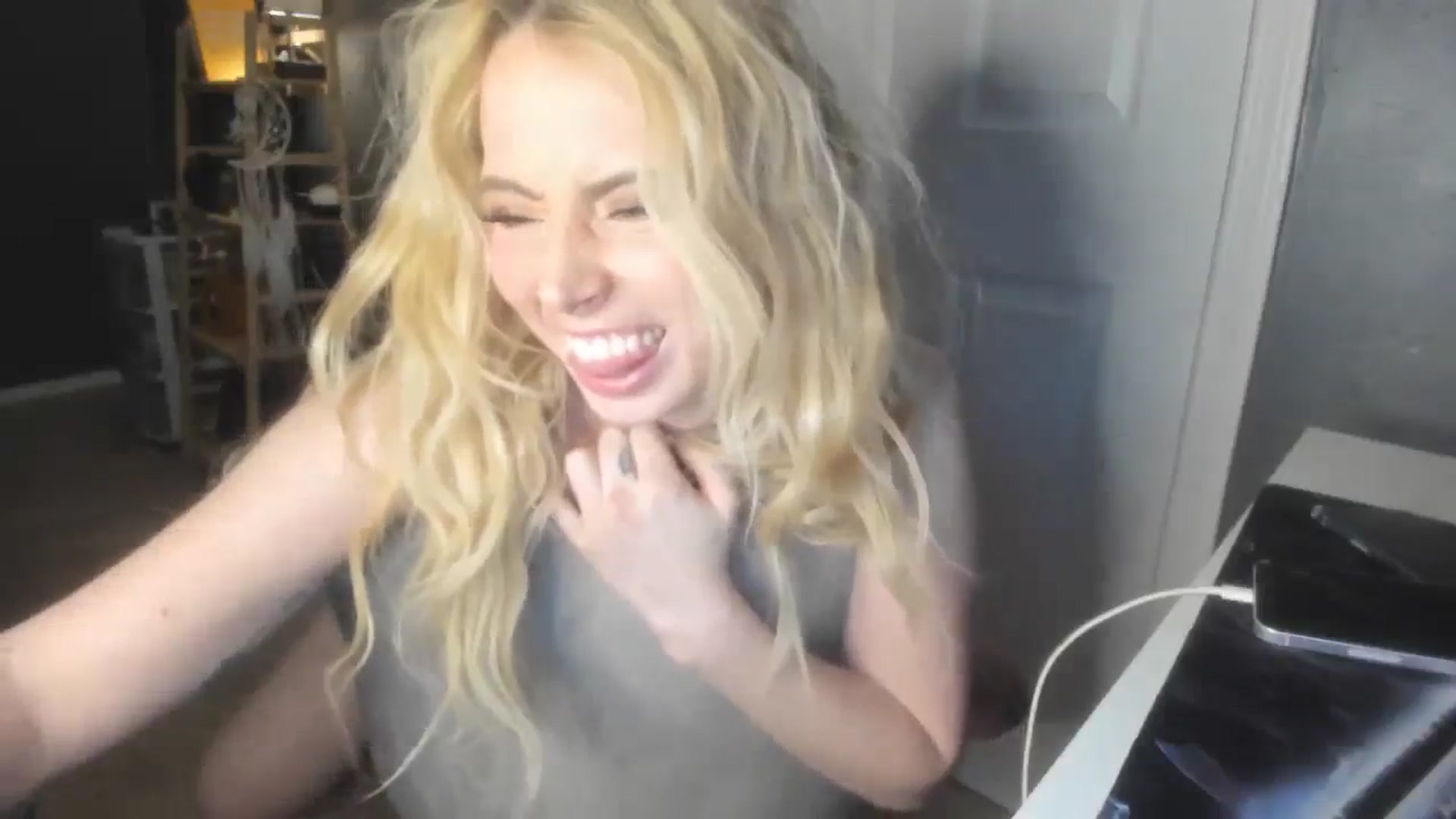 Gallery image thumbnail from Blondebootyx's myfreecams stream on, 01/14/2026, 08:45 image 4 of 20
