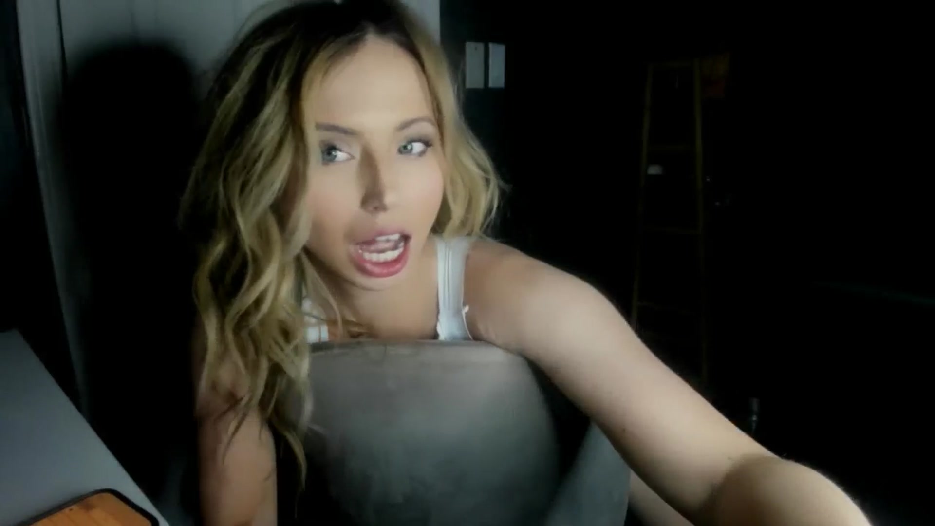 Gallery image thumbnail from Blondebootyx's myfreecams stream on, 03/29/2026, 11:39 image 3 of 20
