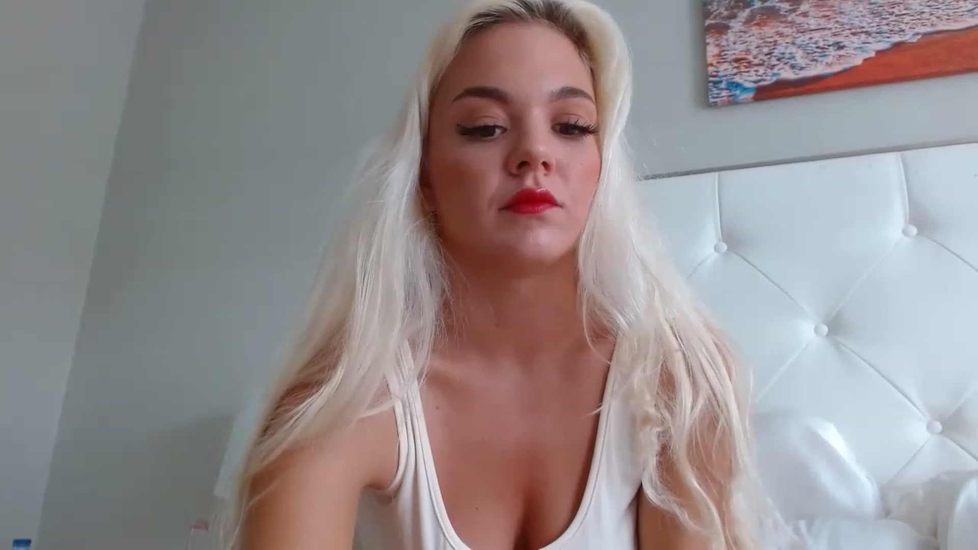 Gallery image thumbnail from Blondebunny5's myfreecams stream on, 12/04/2022, 14:39 image 7 of 20