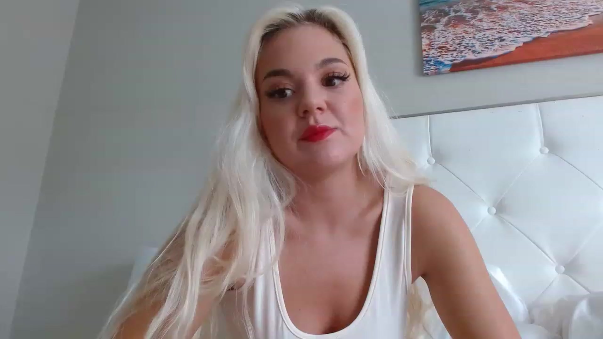 Gallery image thumbnail from Blondebunny5's myfreecams stream on, 12/04/2022, 14:39 image 9 of 20
