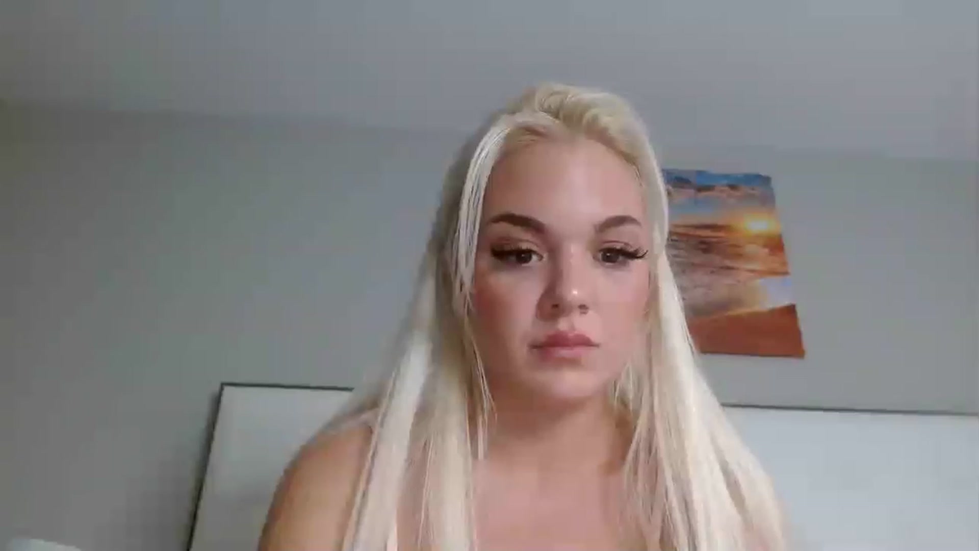 Gallery image thumbnail from Blondebunny5's myfreecams stream on, 12/21/2022, 22:26 image 20 of 20