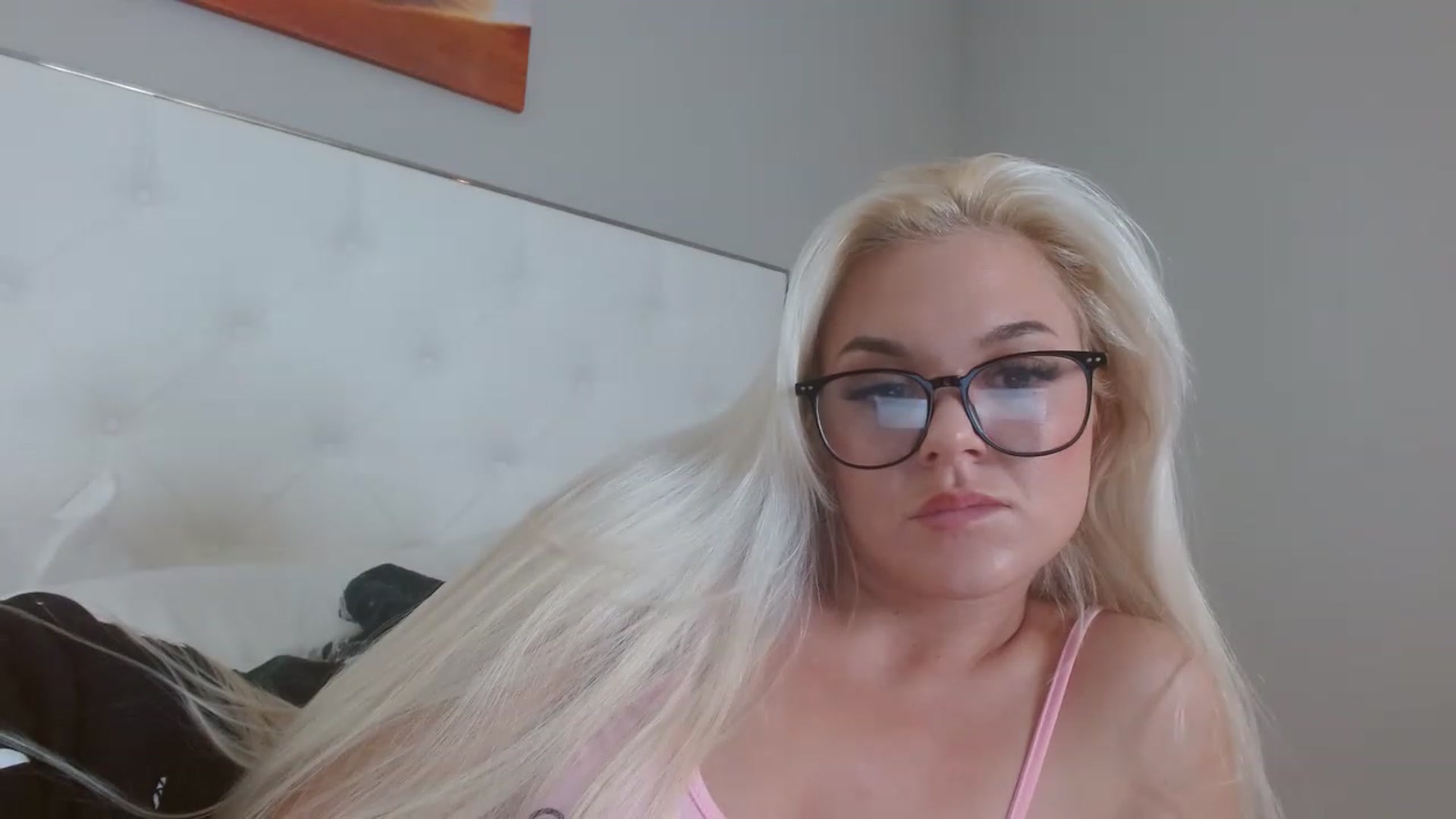 Gallery image thumbnail from Blondebunny5's myfreecams stream on, 12/25/2022, 02:49 image 19 of 20