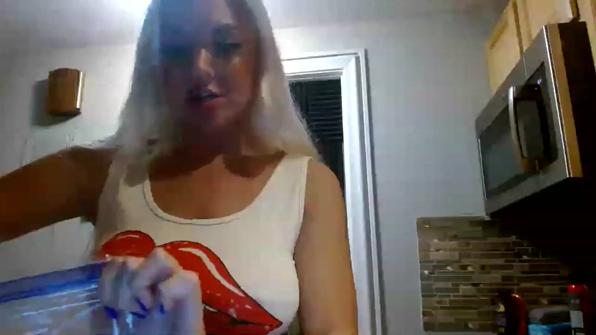 Gallery image thumbnail from Blondebunny5's myfreecams stream on, 01/03/2023, 01:41 image 6 of 20