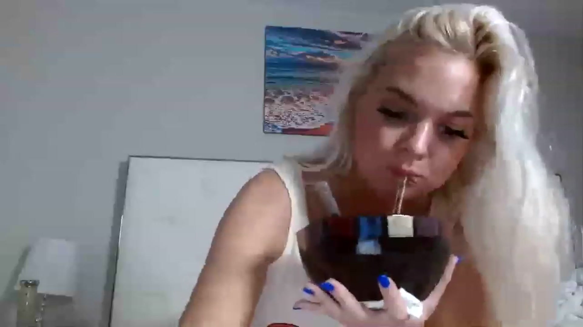 Gallery image thumbnail from Blondebunny5's myfreecams stream on, 01/03/2023, 01:41 image 9 of 20