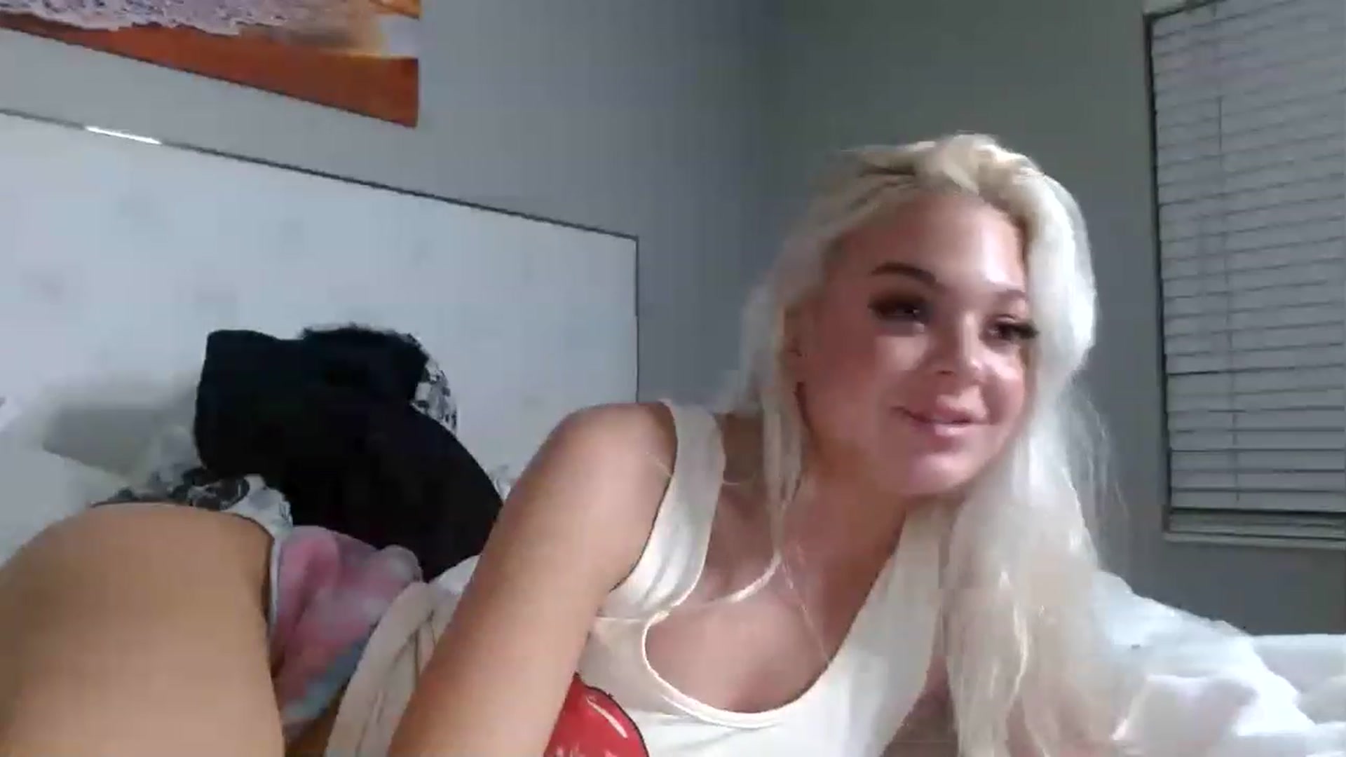 Gallery image thumbnail from Blondebunny5's myfreecams stream on, 01/03/2023, 01:41 image 12 of 20