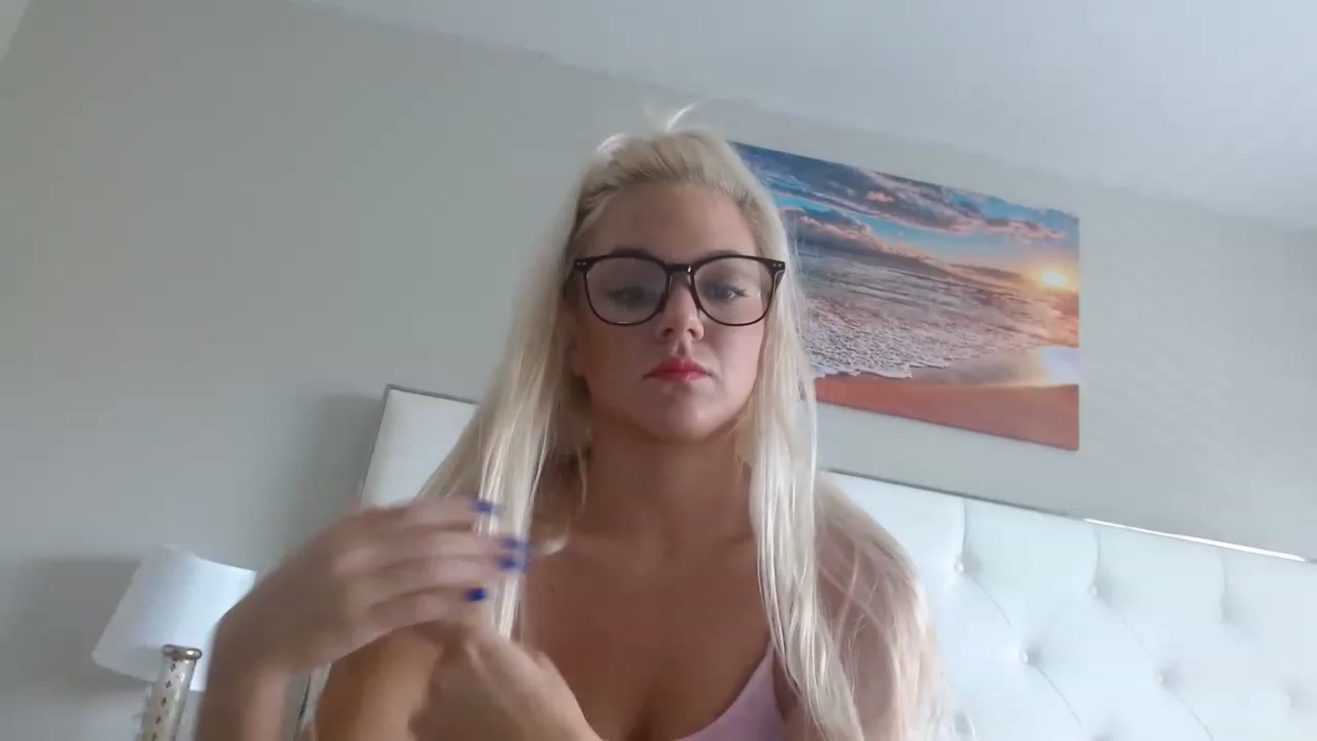 Gallery image thumbnail from Blondebunny5's myfreecams stream on, 01/18/2023, 17:49 image 9 of 20