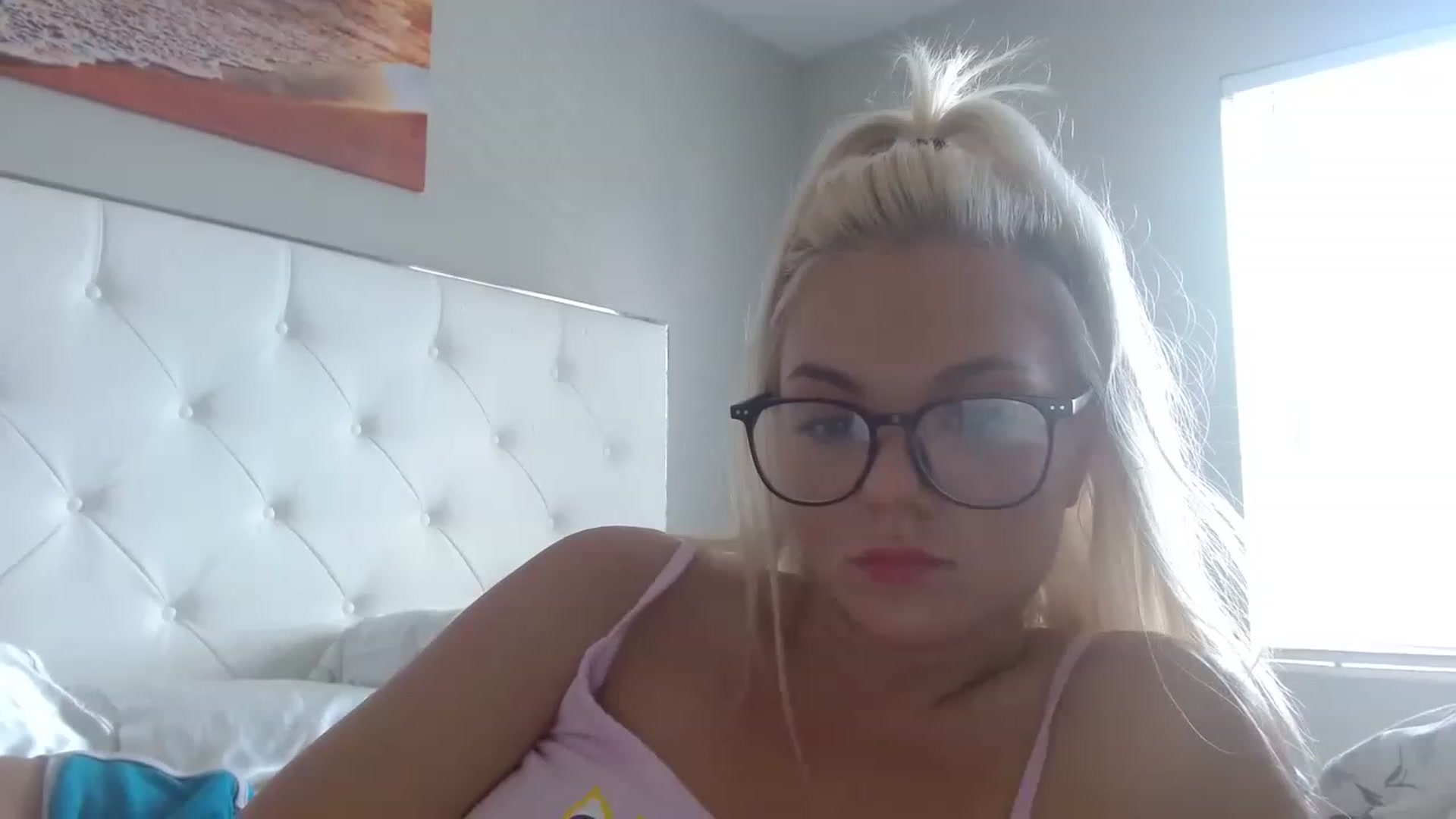 Gallery image thumbnail from Blondebunny5's myfreecams stream on, 01/18/2023, 17:49 image 14 of 20