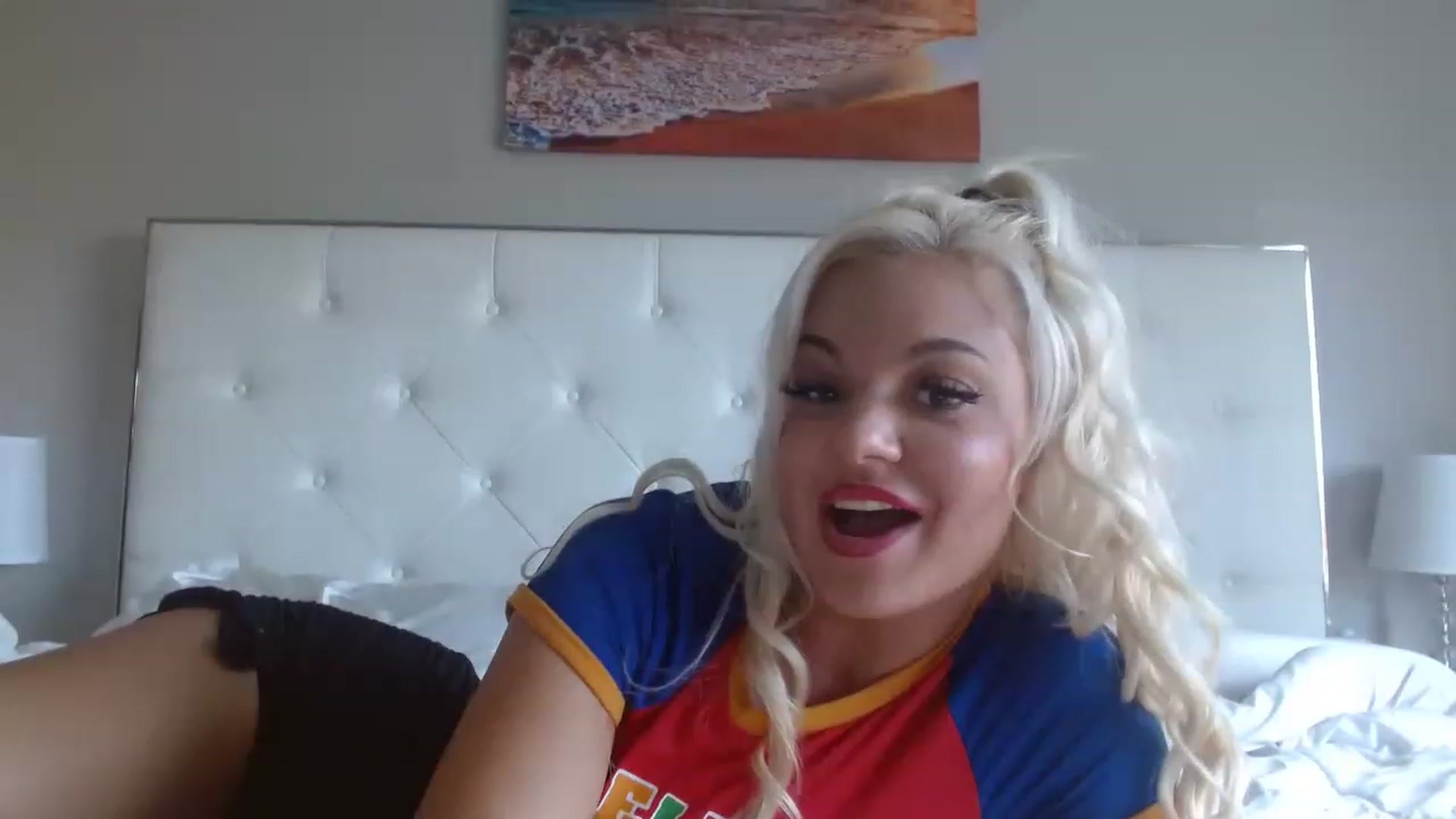 Gallery image thumbnail from Blondebunny5's myfreecams stream on, 01/19/2023, 19:07 image 8 of 20