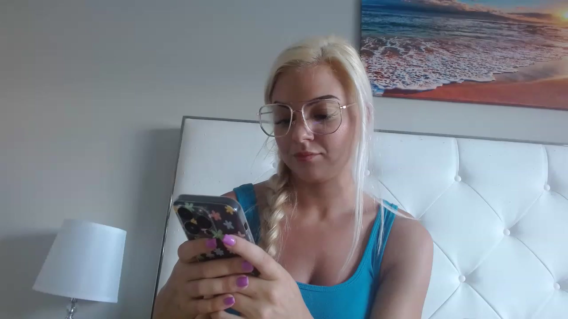 Gallery image thumbnail from Blondebunny5's myfreecams stream on, 02/25/2023, 18:35 image 3 of 20