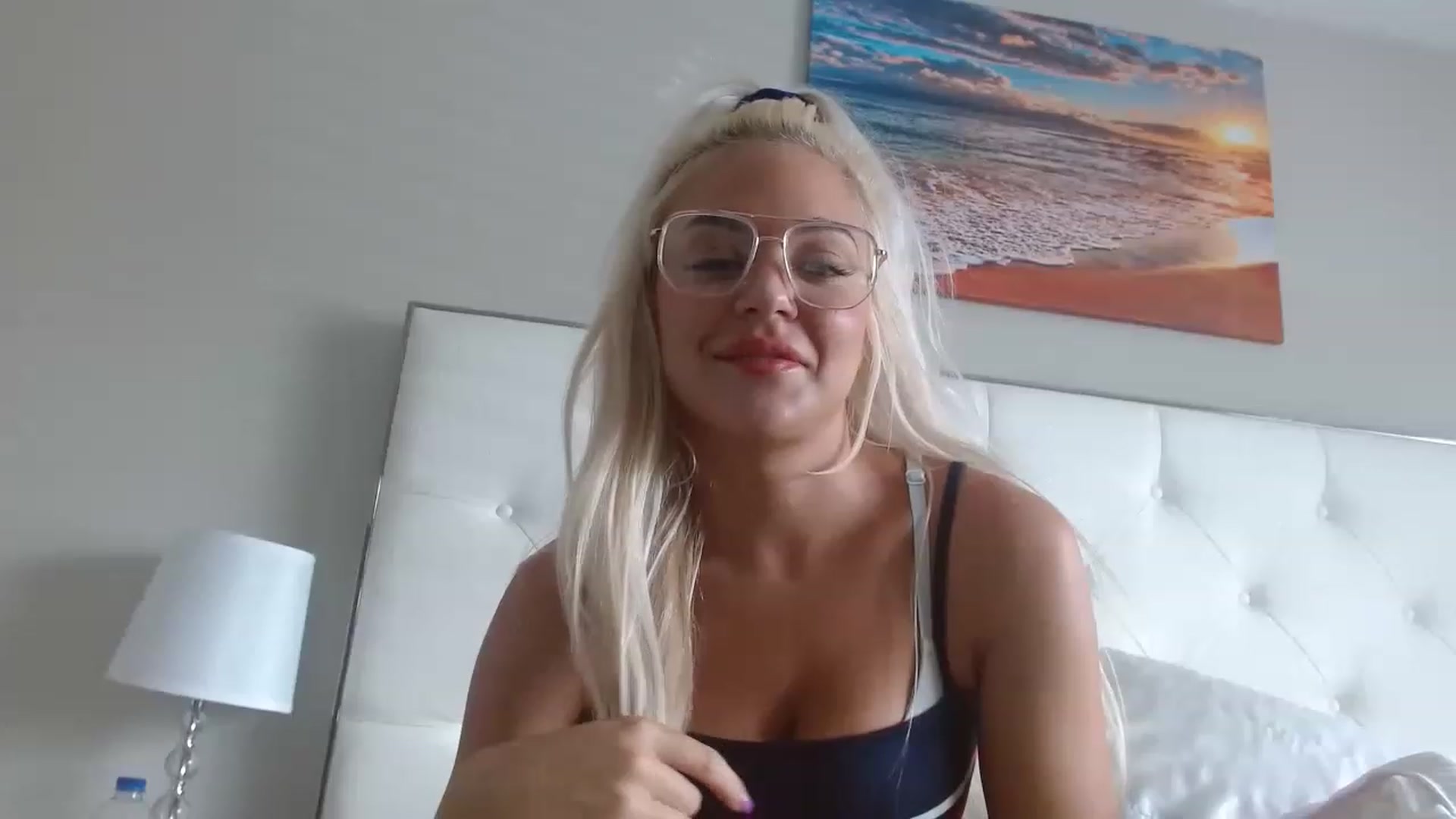 Gallery image thumbnail from Blondebunny5's myfreecams stream on, 03/09/2023, 16:01 image 11 of 20
