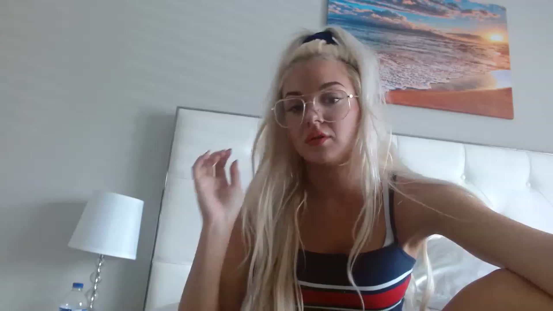 Gallery image thumbnail from Blondebunny5's myfreecams stream on, 03/09/2023, 16:01 image 12 of 20