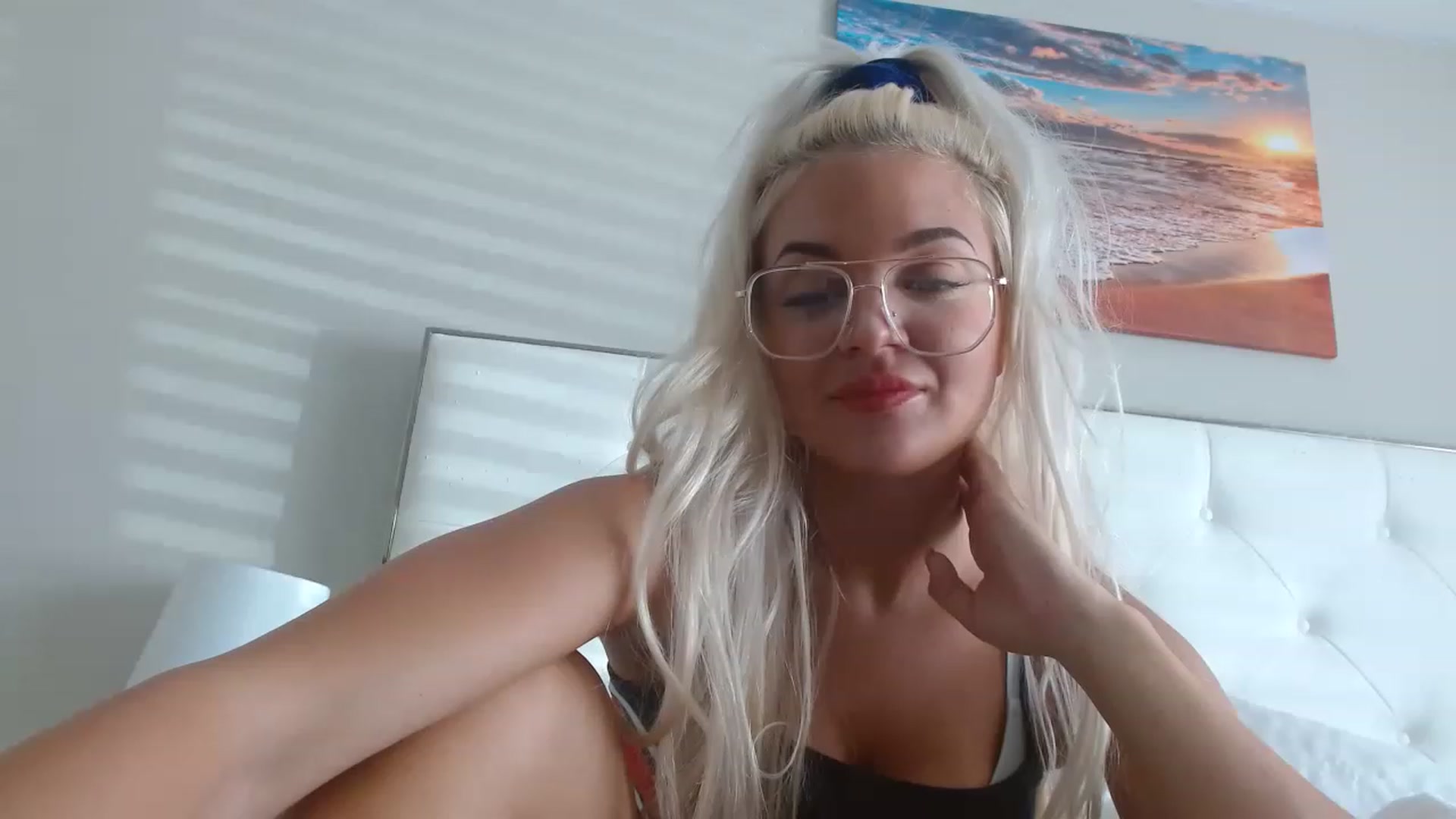 Gallery image thumbnail from Blondebunny5's myfreecams stream on, 03/09/2023, 16:01 image 1 of 20