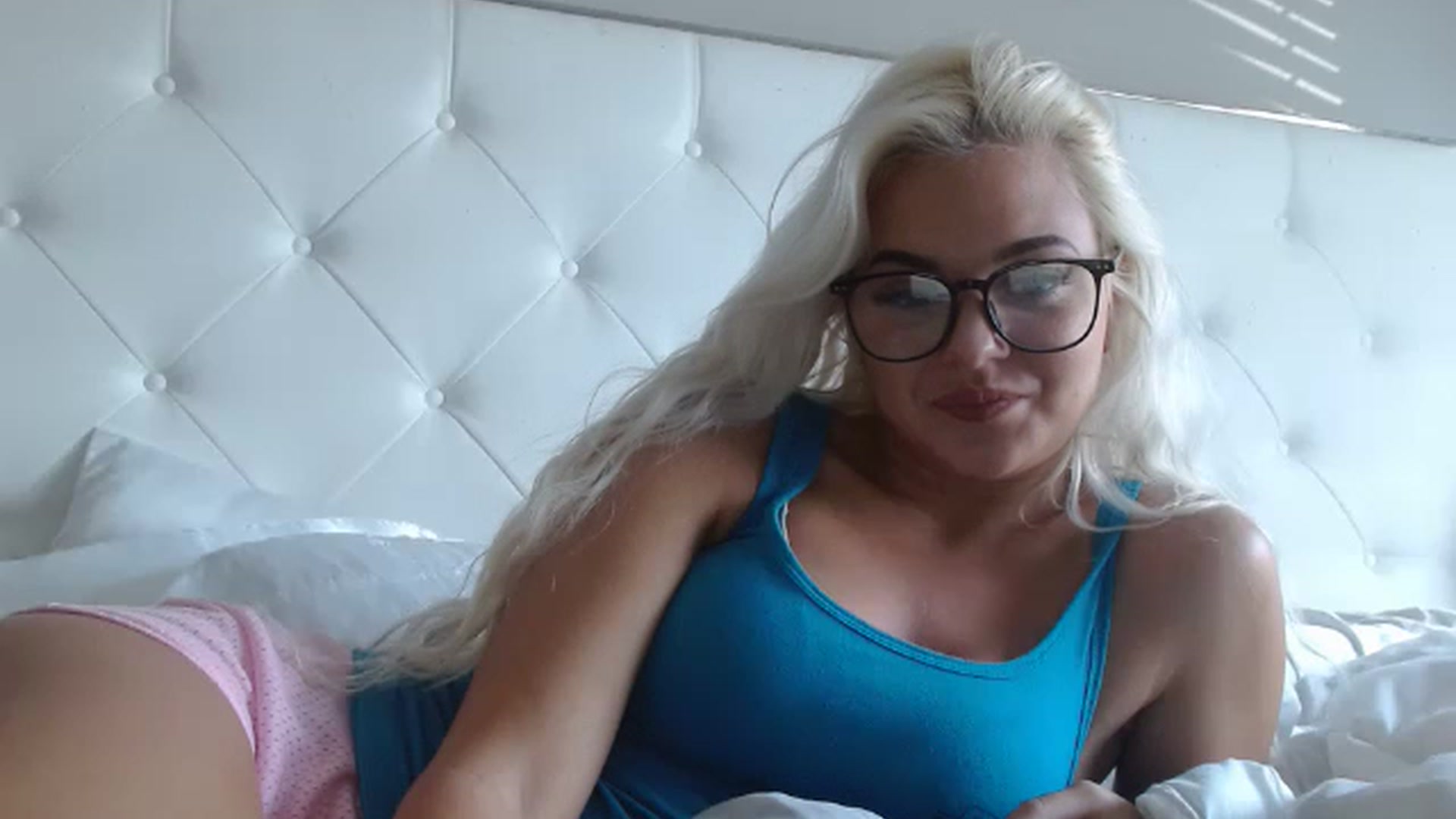 Gallery image thumbnail from Blondebunny5's myfreecams stream on, 03/10/2023, 17:57 image 5 of 20