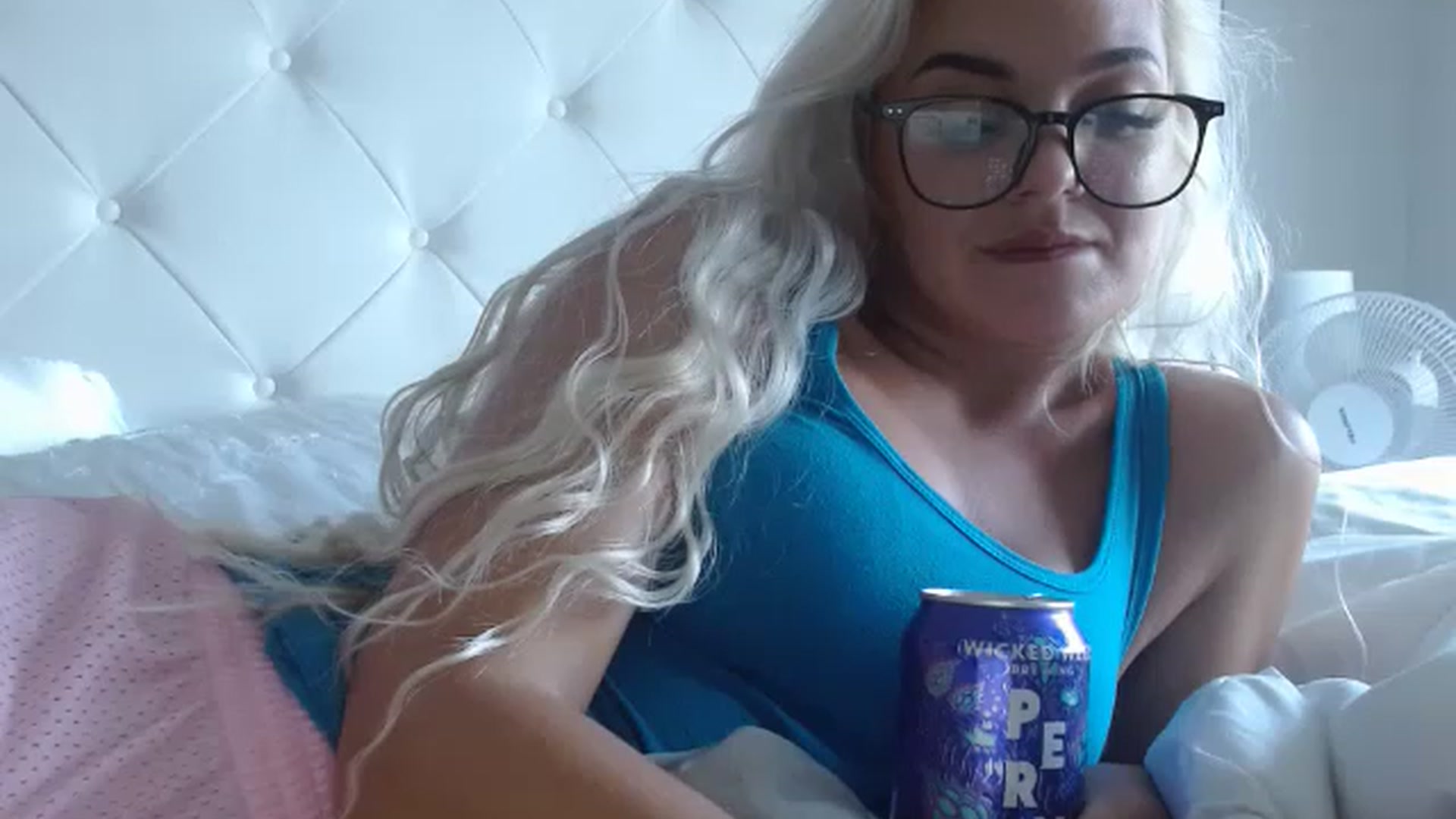 Gallery image thumbnail from Blondebunny5's myfreecams stream on, 03/10/2023, 17:57 image 16 of 20