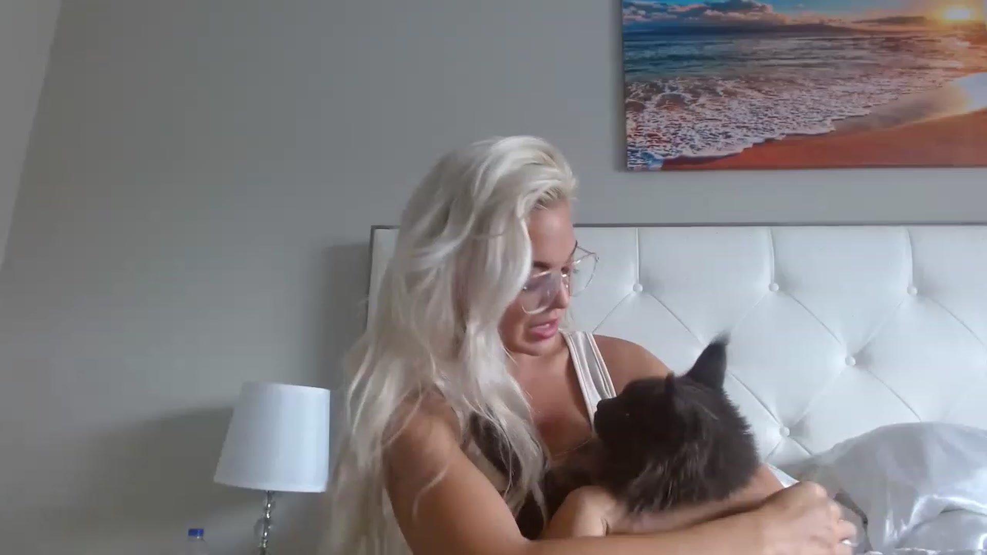 Gallery image thumbnail from Blondebunny5's myfreecams stream on, 03/11/2023, 17:22 image 9 of 20