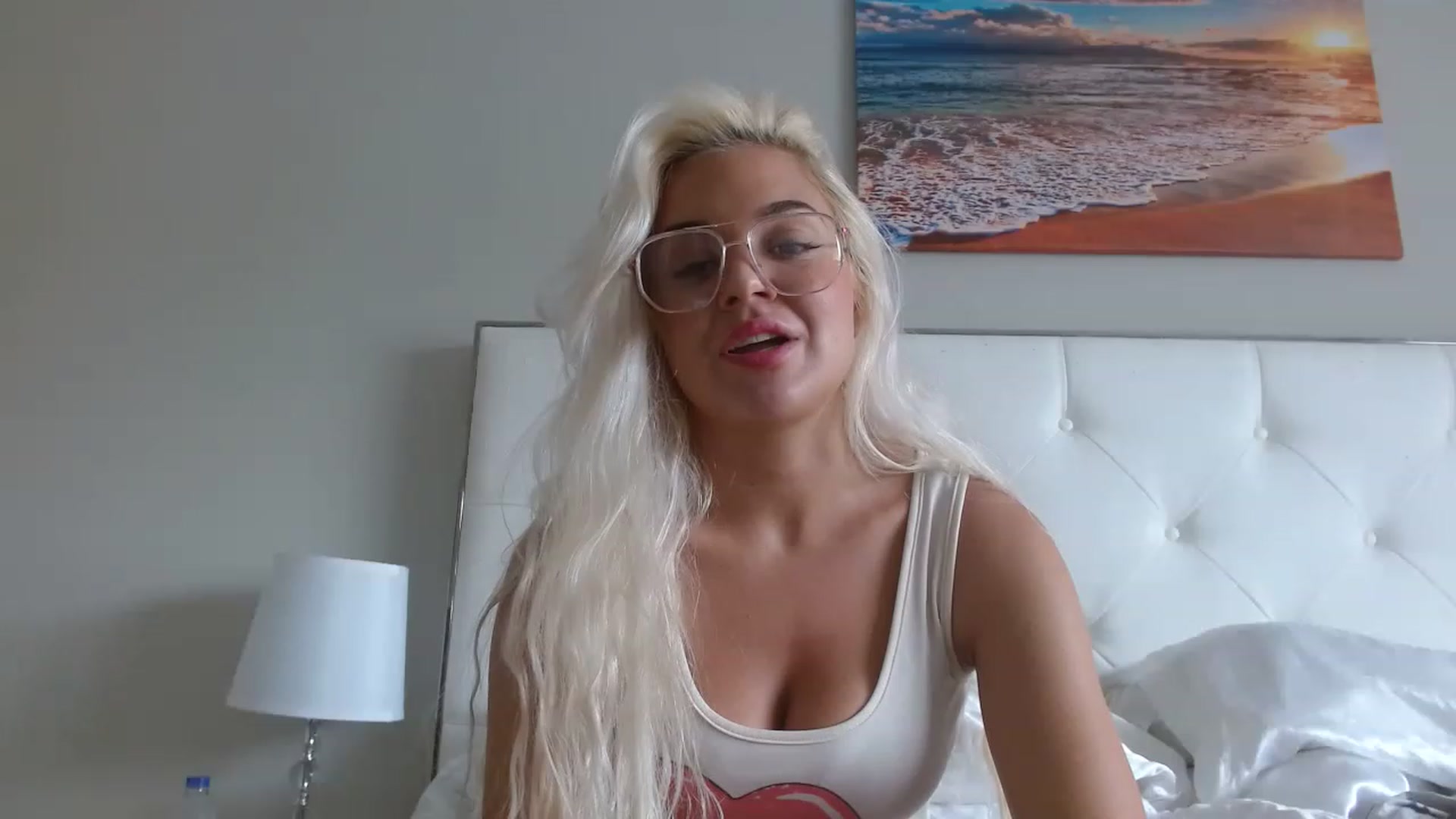 Gallery image thumbnail from Blondebunny5's myfreecams stream on, 03/11/2023, 17:22 image 10 of 20