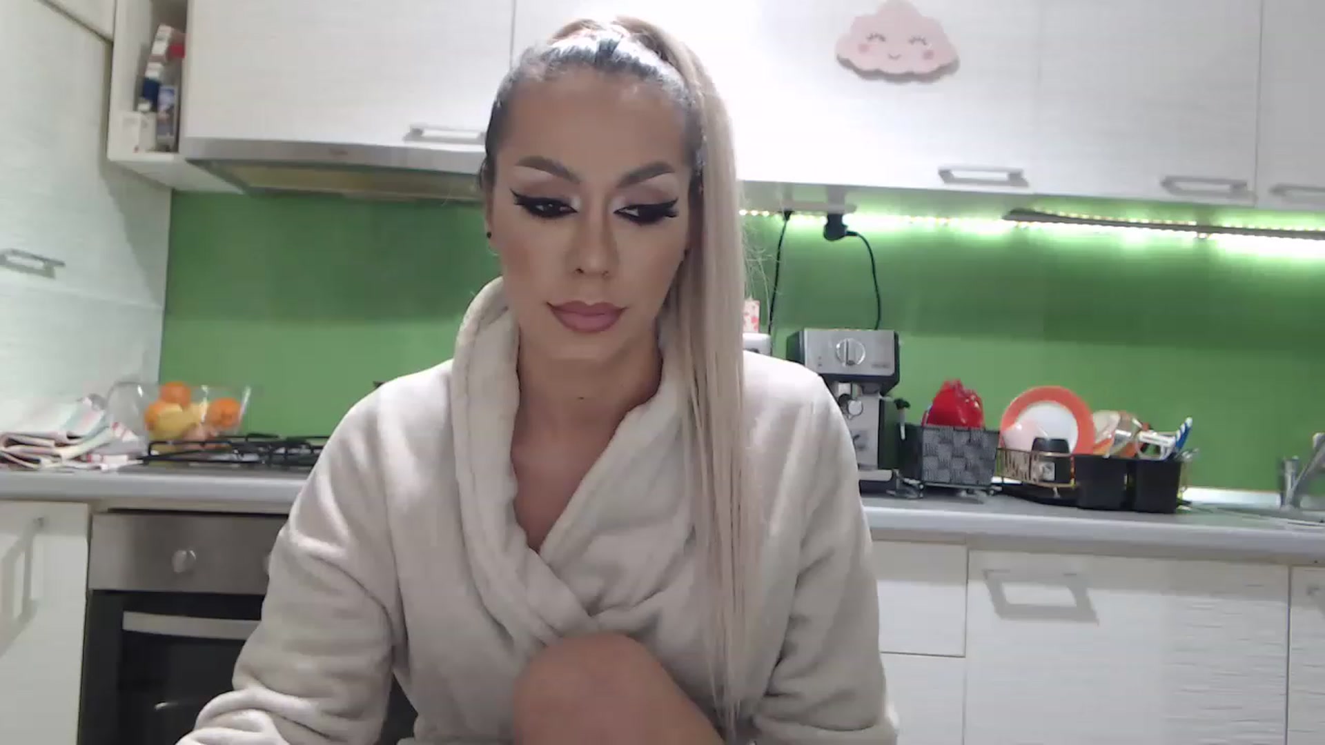 Gallery image thumbnail from BlondeeFairy's myfreecams stream on, 12/09/2022, 20:00 image 18 of 20