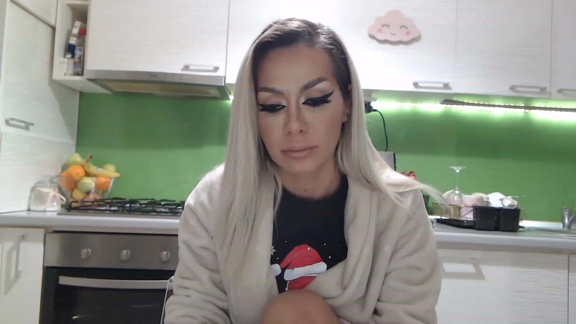 Gallery image thumbnail from BlondeeFairy's myfreecams stream on, 12/12/2022, 21:17 image 20 of 20