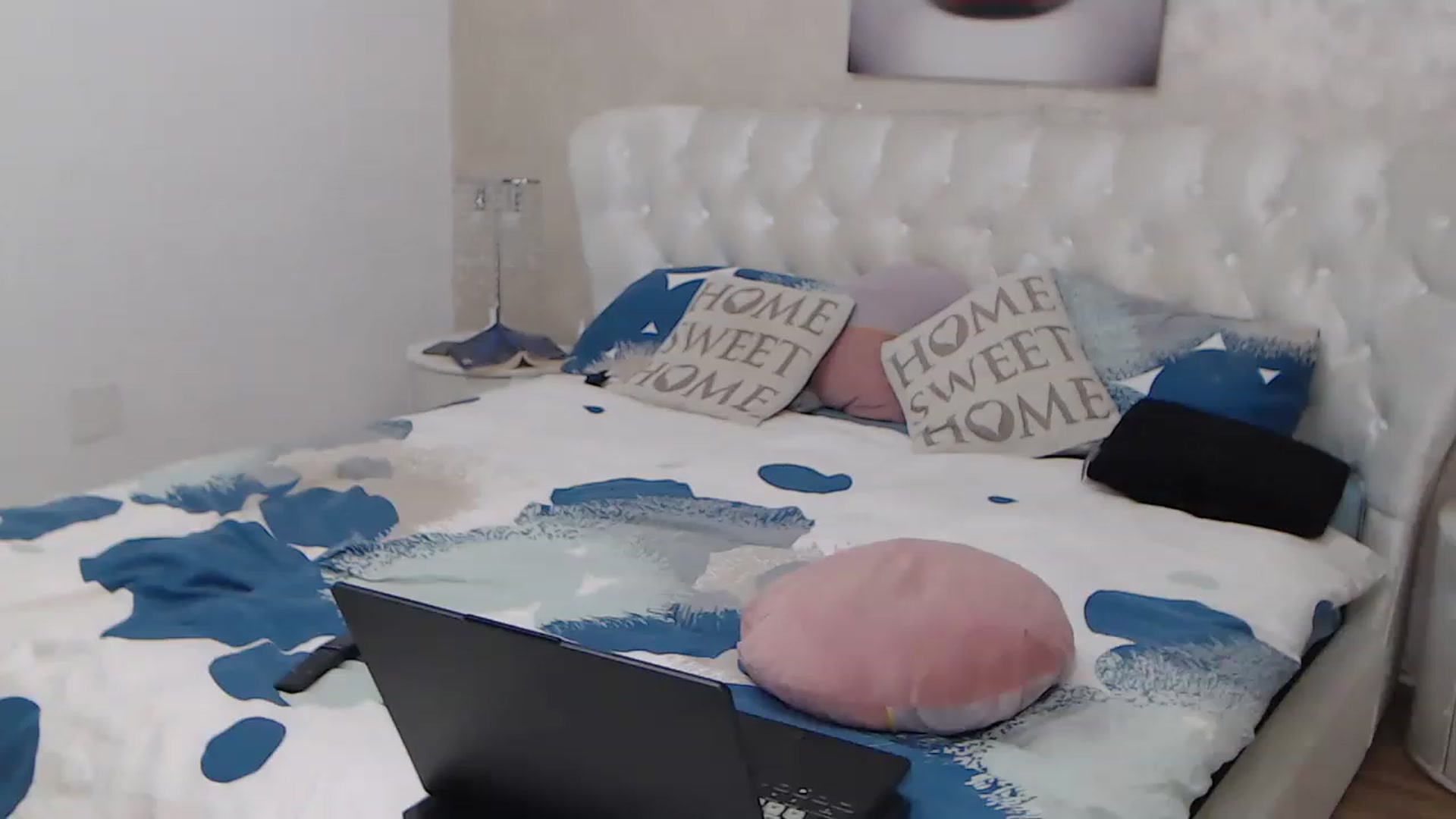 Gallery image thumbnail from BlondeeFairy's myfreecams stream on, 12/15/2022, 20:45 image 14 of 20