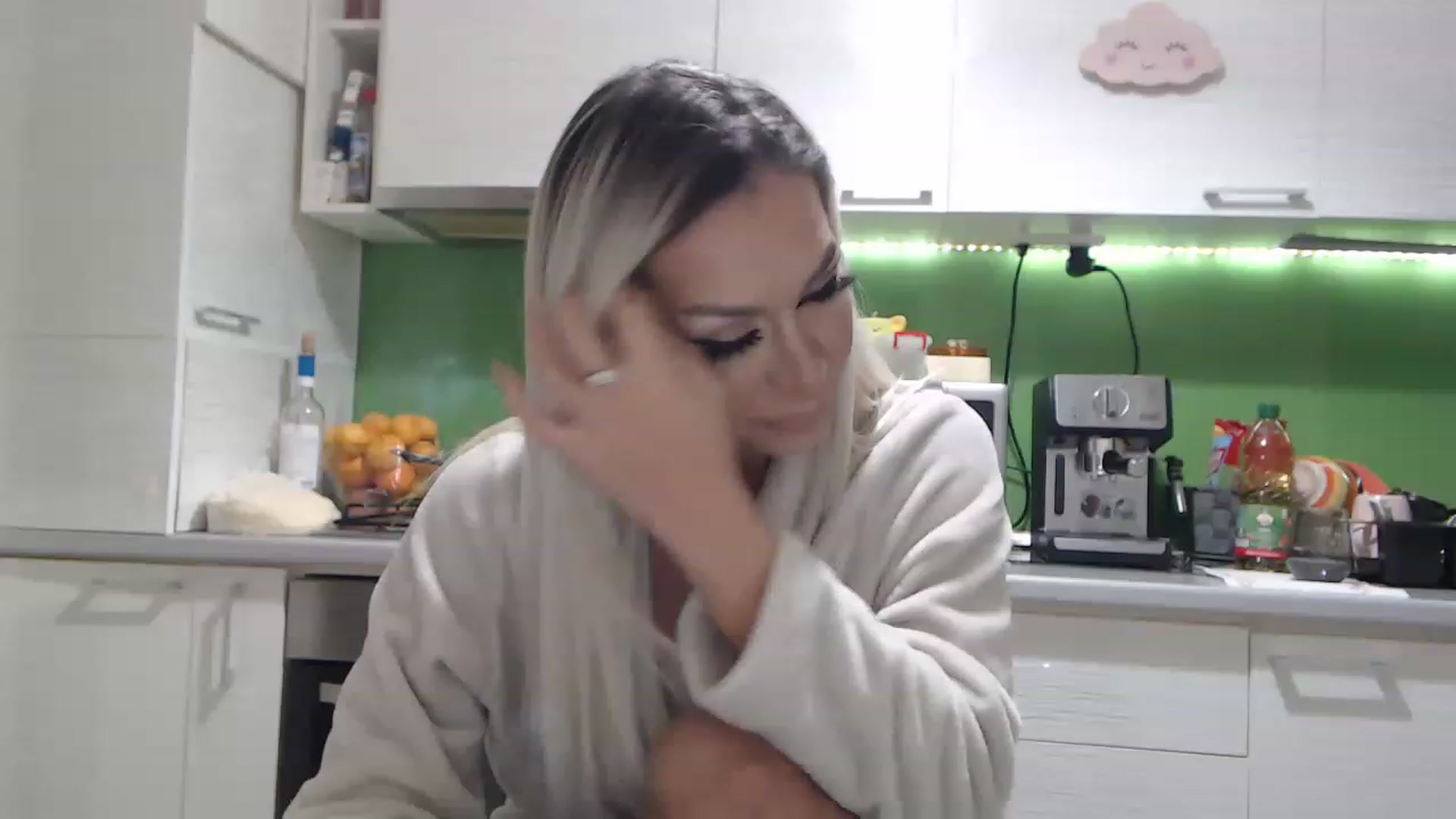 Gallery image thumbnail from BlondeeFairy's myfreecams stream on, 12/16/2022, 20:22 image 1 of 20