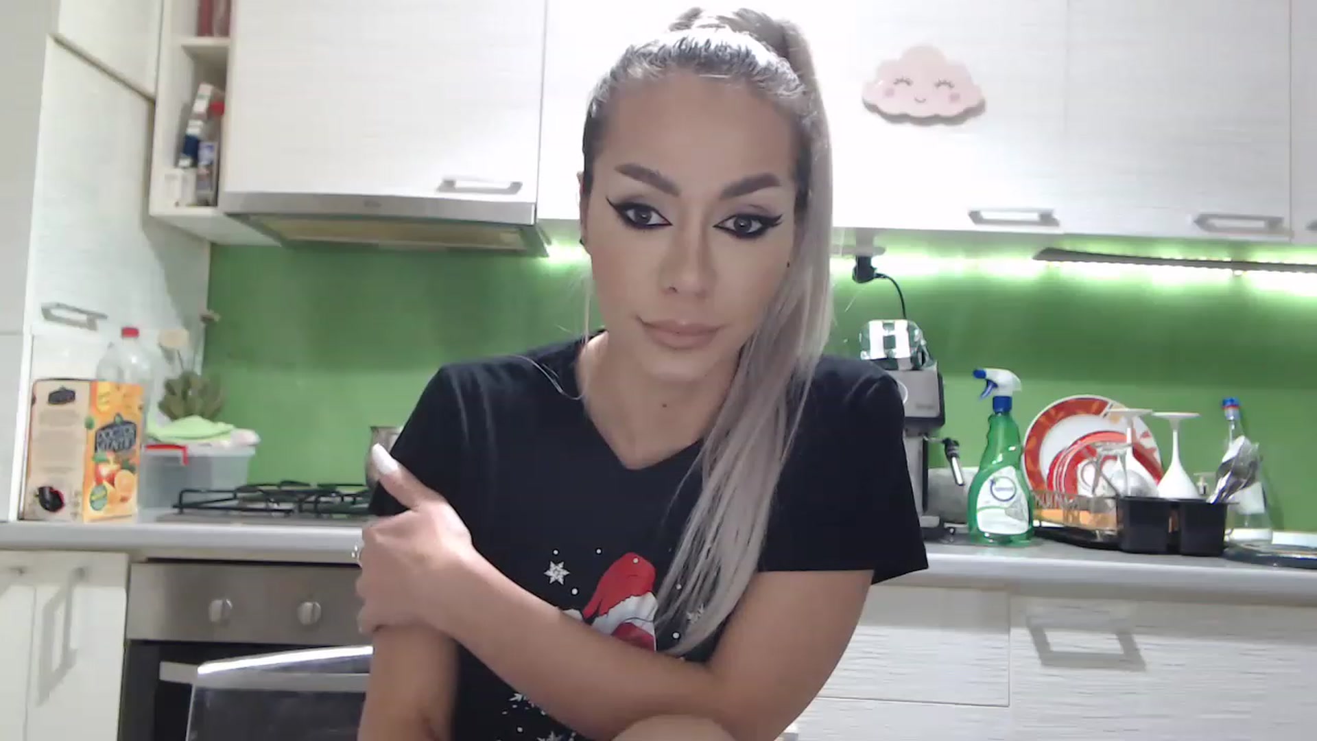 Gallery image thumbnail from BlondeeFairy's myfreecams stream on, 12/27/2022, 19:57 image 16 of 20
