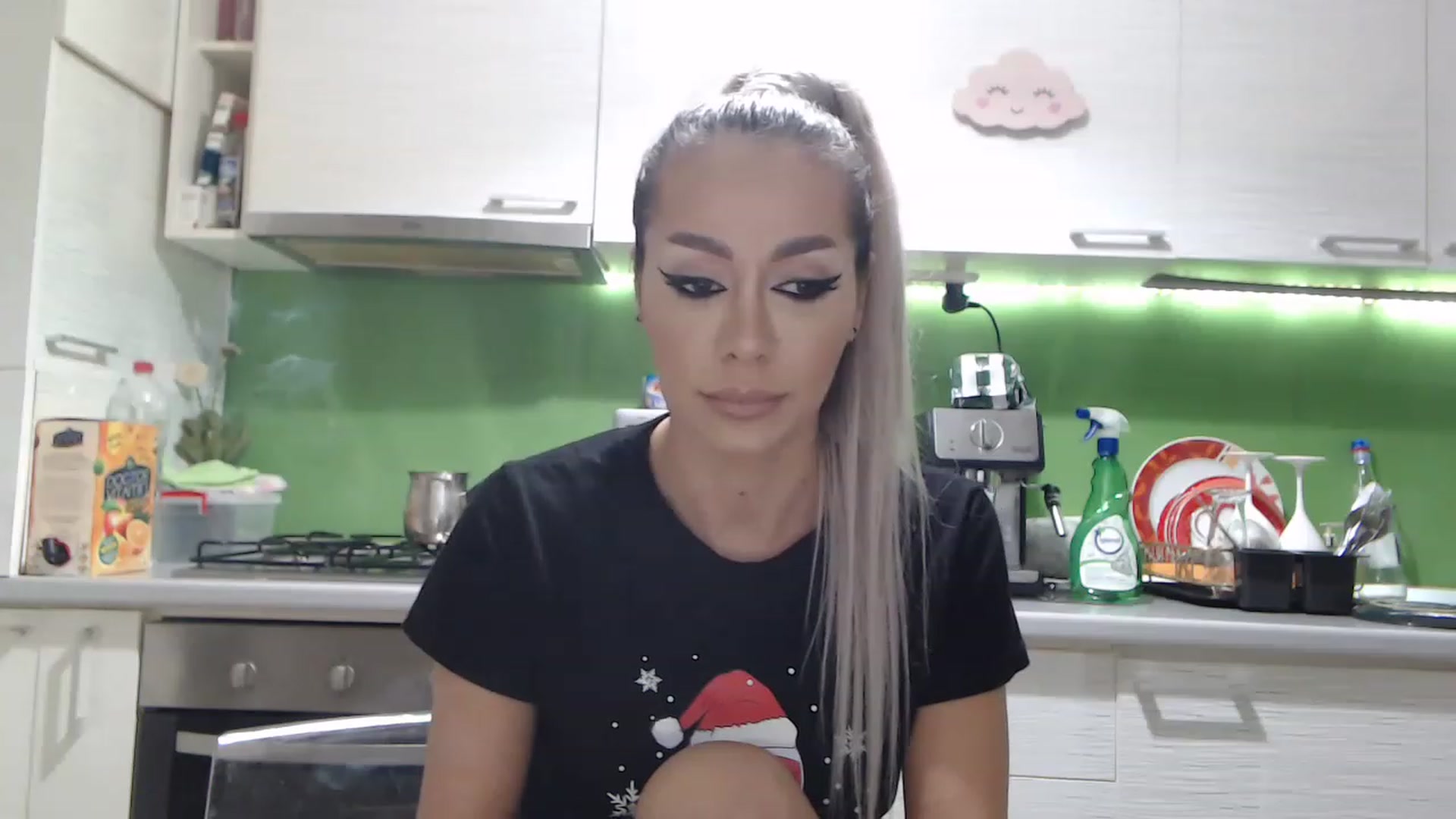 Gallery image thumbnail from BlondeeFairy's myfreecams stream on, 12/27/2022, 19:57 image 19 of 20