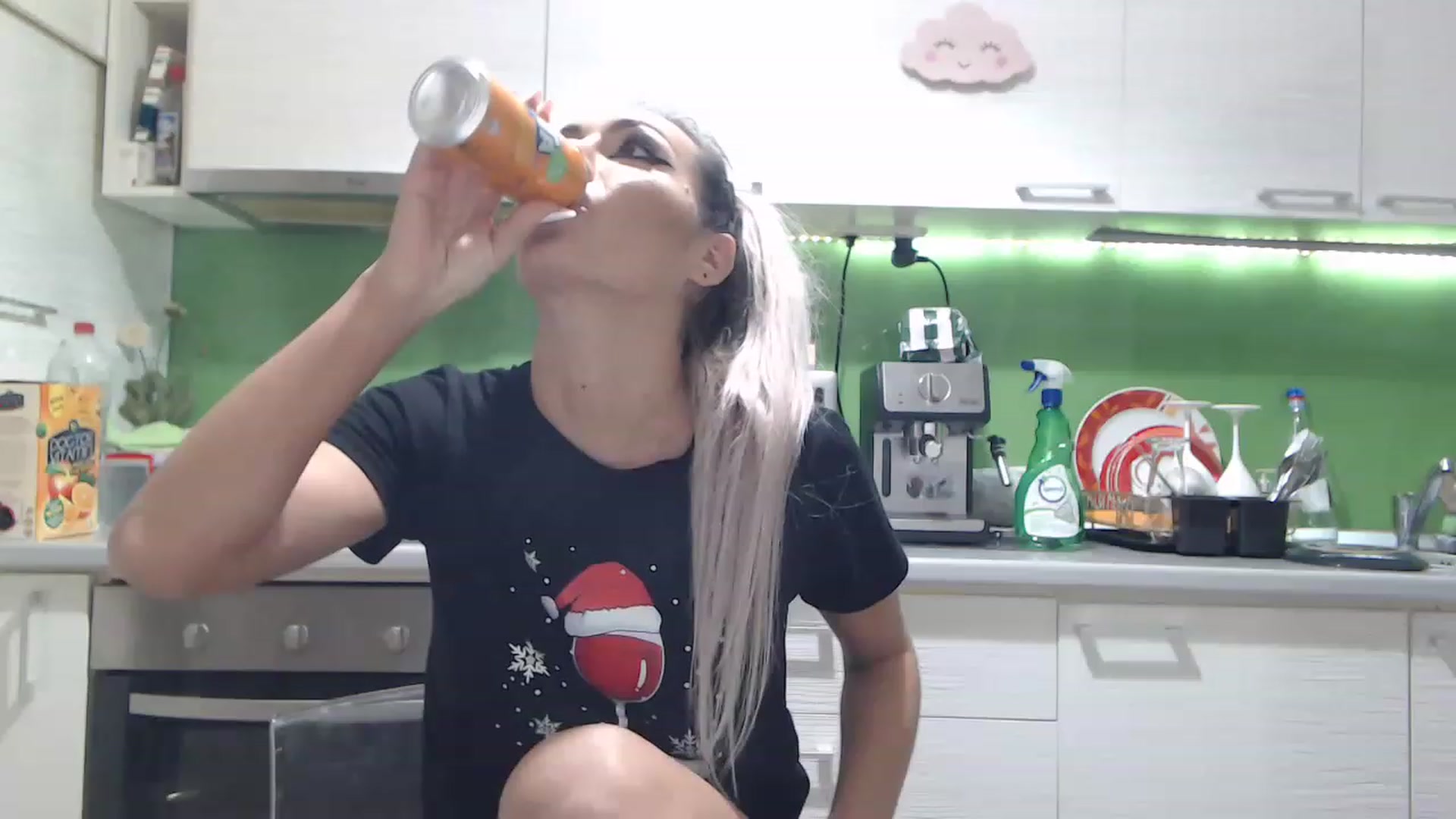 Gallery image thumbnail from BlondeeFairy's myfreecams stream on, 12/27/2022, 21:11 image 19 of 20