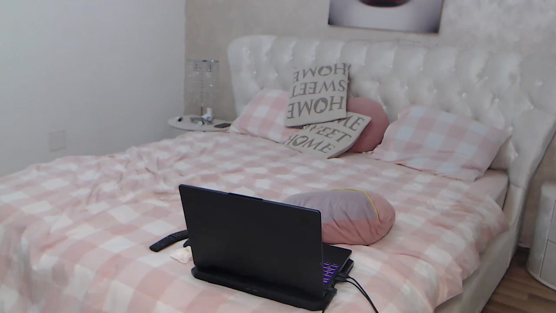 Gallery image thumbnail from BlondeeFairy's myfreecams stream on, 01/04/2023, 21:01 image 16 of 20