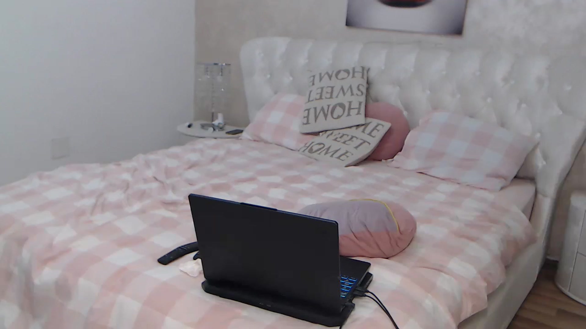 Gallery image thumbnail from BlondeeFairy's myfreecams stream on, 01/04/2023, 21:01 image 14 of 20