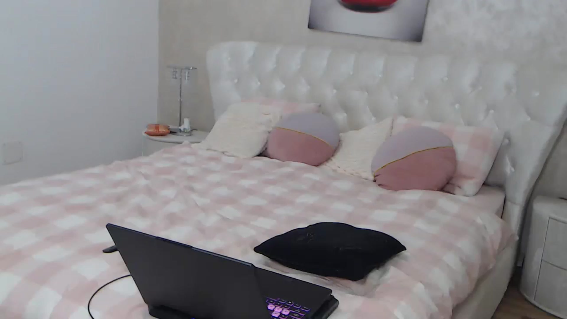 Gallery image thumbnail from BlondeeFairy's myfreecams stream on, 02/12/2023, 20:01 image 18 of 20