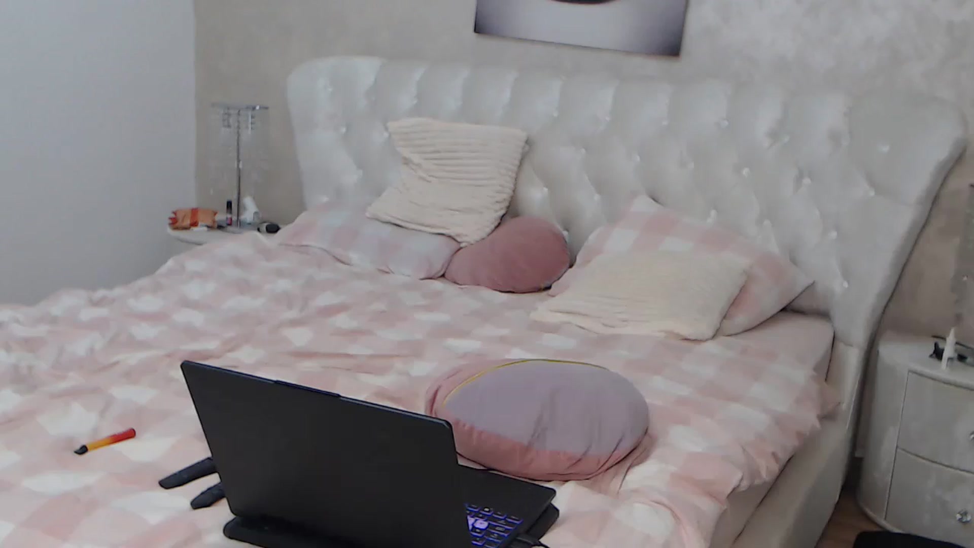 Gallery image thumbnail from BlondeeFairy's myfreecams stream on, 02/17/2023, 21:26 image 1 of 20