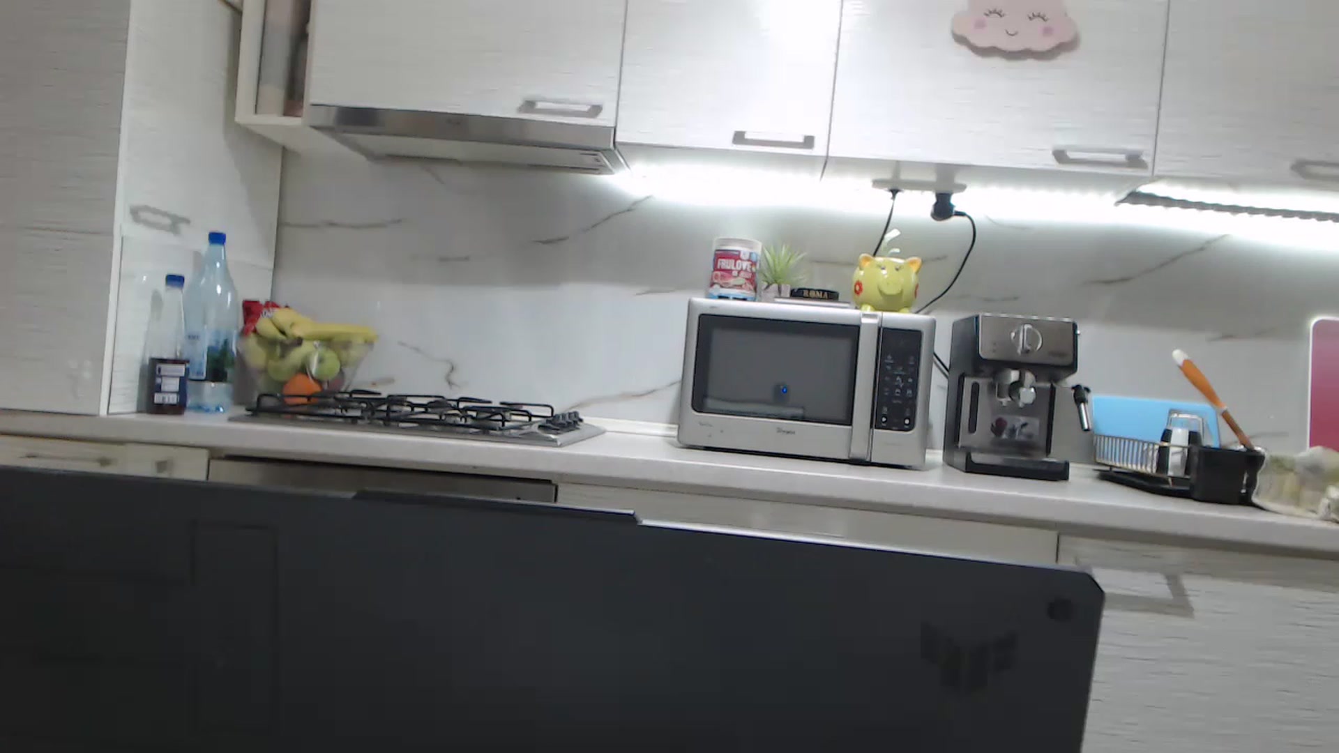 Gallery image thumbnail from BlondeeFairy's myfreecams stream on, 05/17/2023, 20:32 image 15 of 20