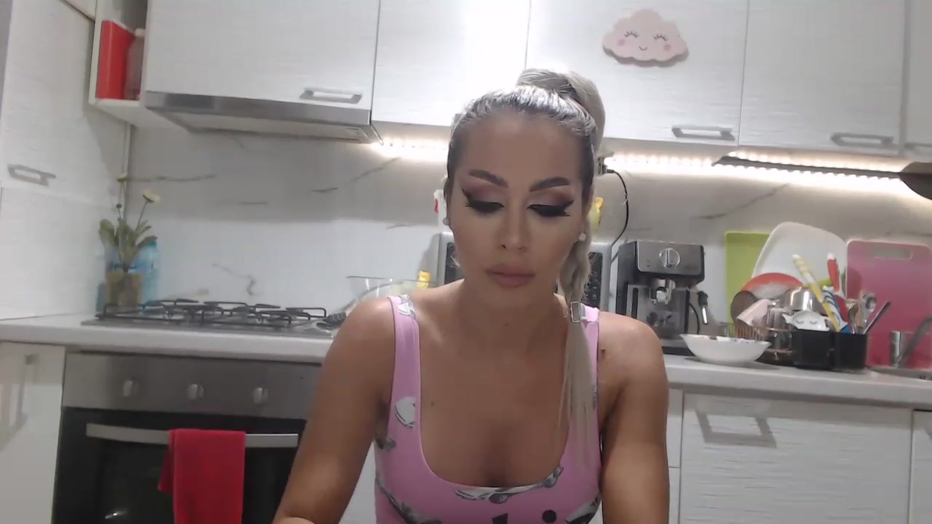 Gallery image thumbnail from BlondeeFairy's myfreecams stream on, 07/27/2023, 19:57 image 13 of 20