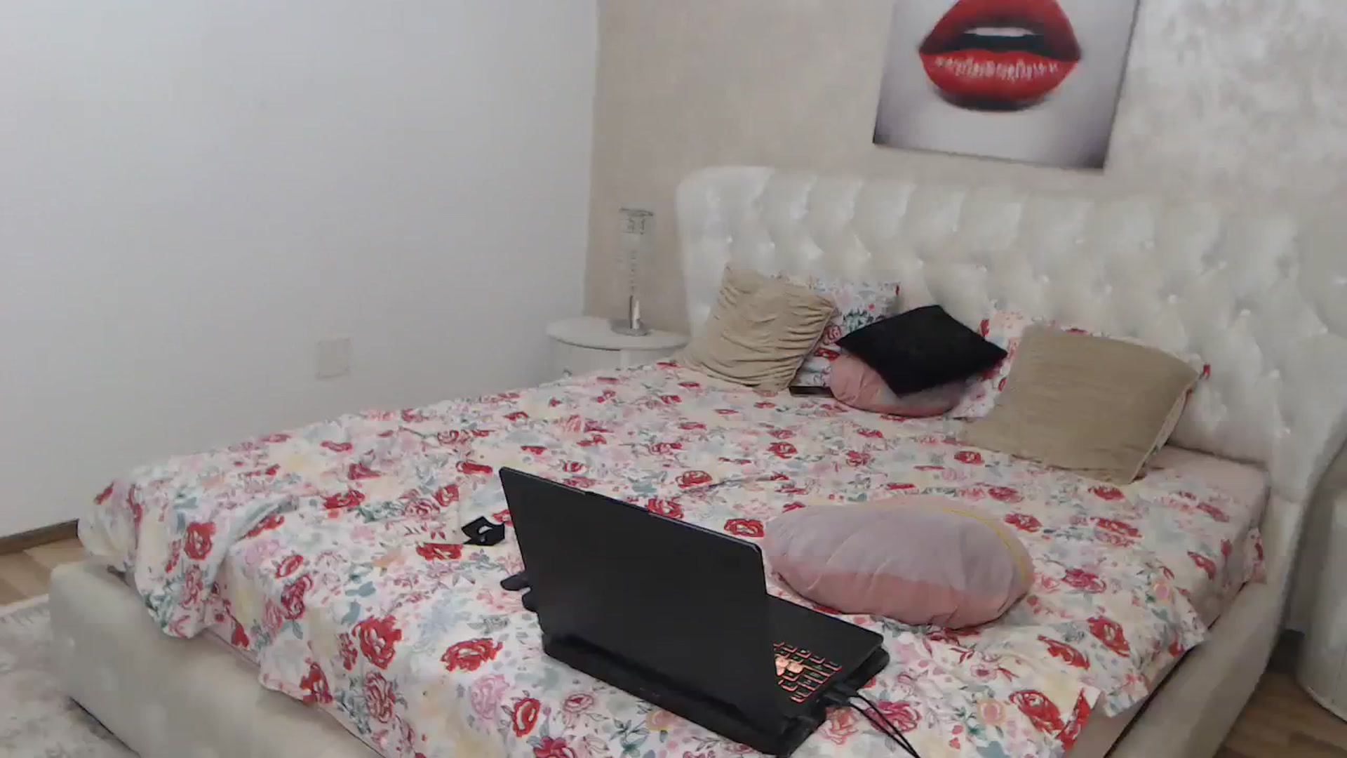 Gallery image thumbnail from BlondeeFairy's myfreecams stream on, 08/12/2023, 19:27 image 12 of 20