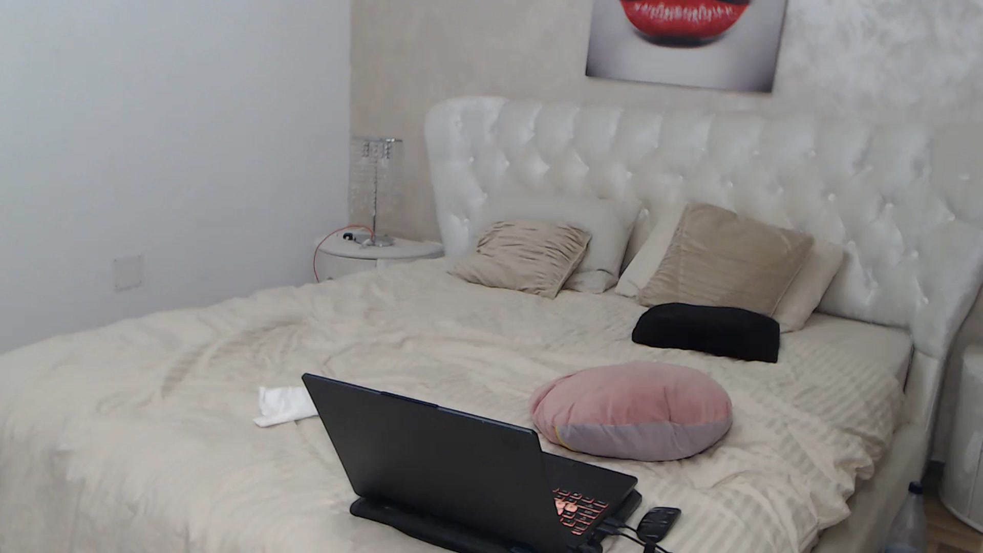 Gallery image thumbnail from BlondeeFairy's myfreecams stream on, 10/23/2023, 20:11 image 18 of 20