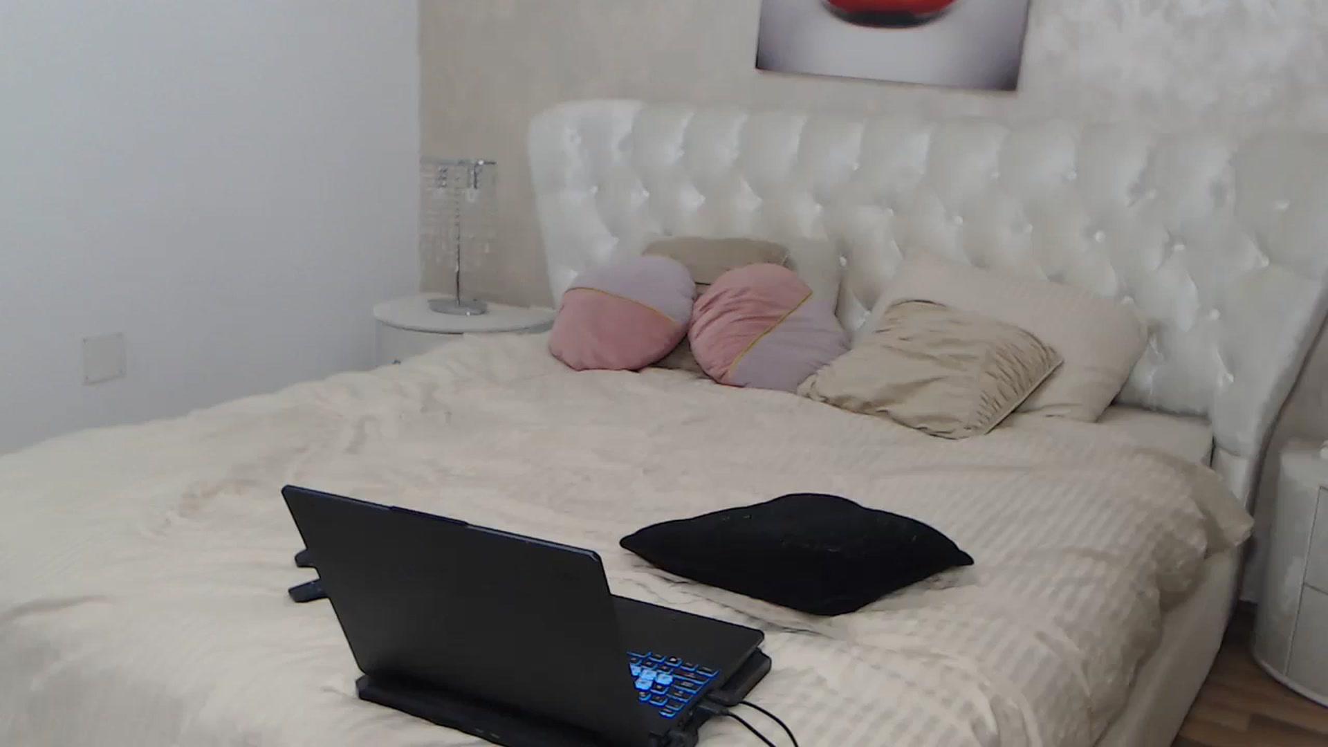 Gallery image thumbnail from BlondeeFairy's myfreecams stream on, 11/04/2023, 20:41 image 12 of 20