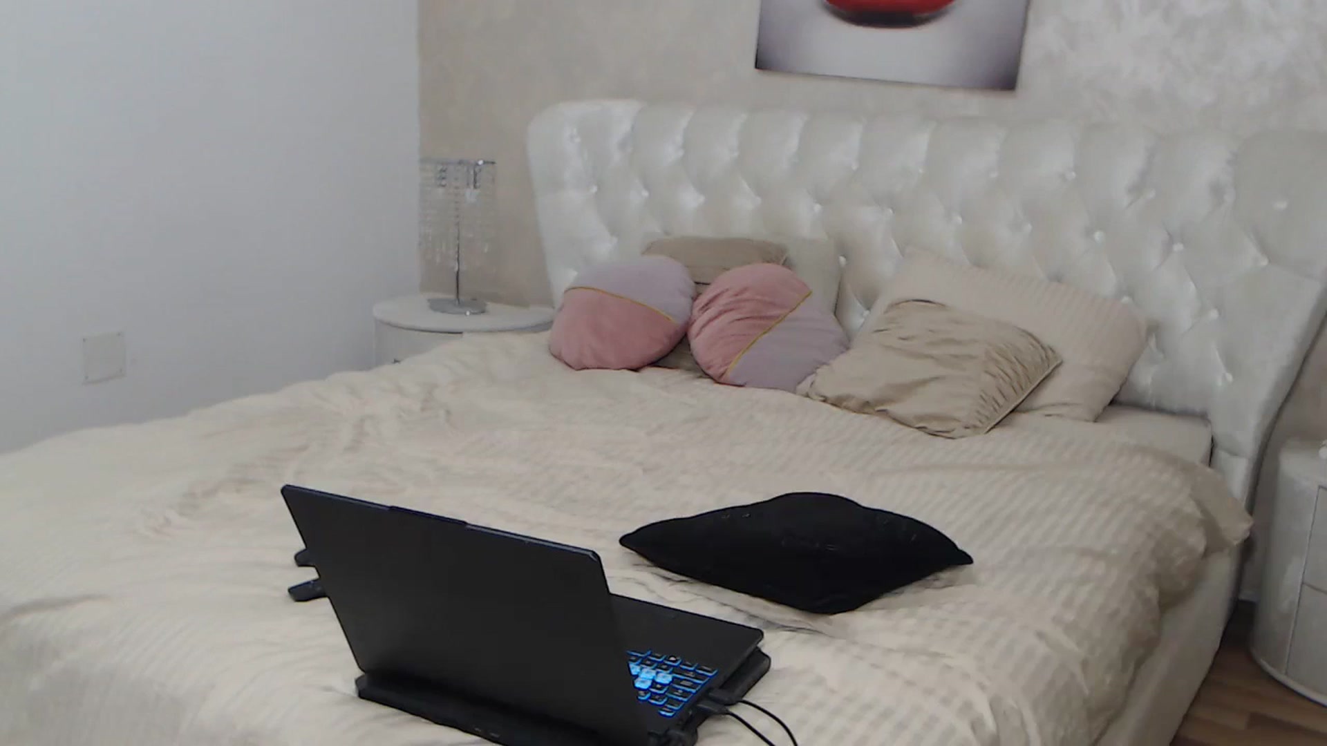 Gallery image thumbnail from BlondeeFairy's myfreecams stream on, 11/04/2023, 20:41 image 13 of 20