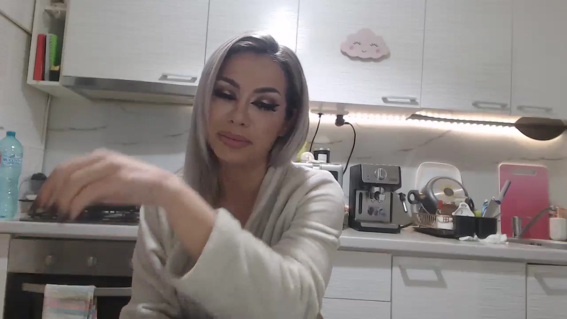 Gallery image thumbnail from BlondeeFairy's myfreecams stream on, 11/17/2023, 20:29 image 18 of 20