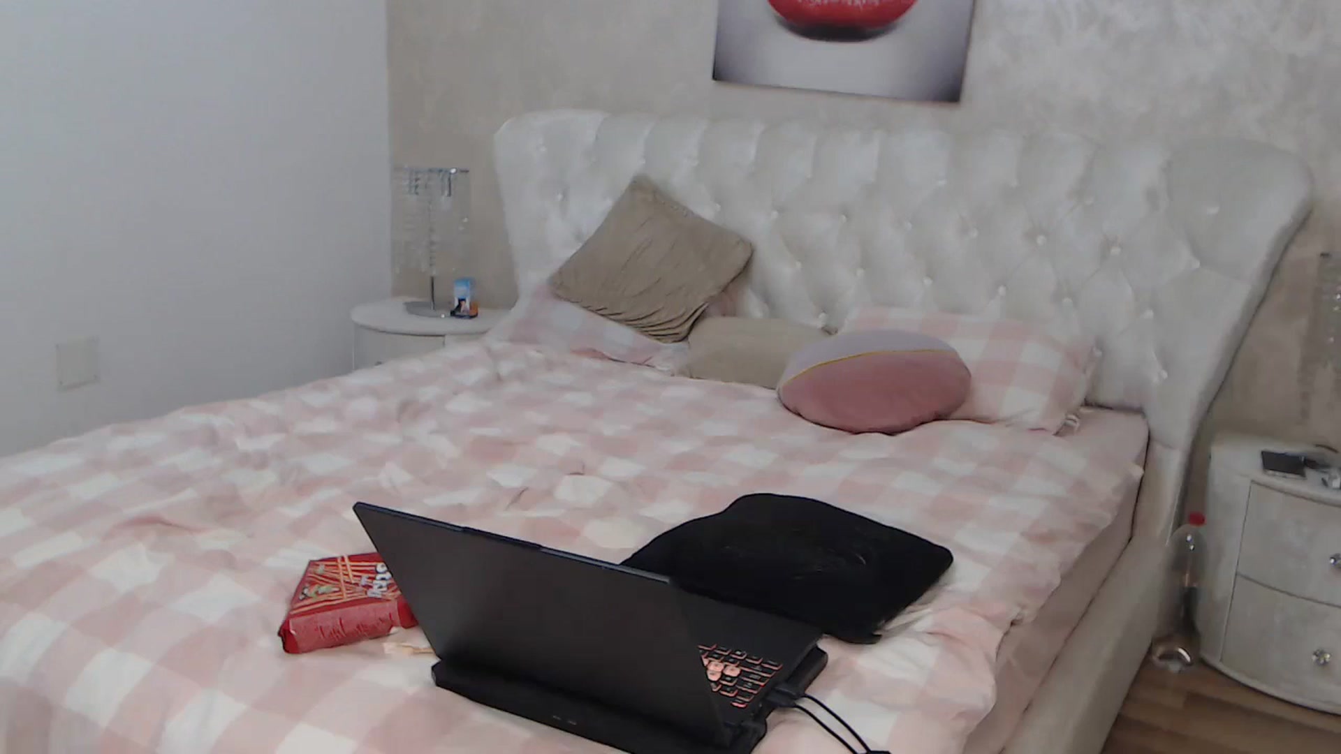 Gallery image thumbnail from BlondeeFairy's myfreecams stream on, 11/24/2023, 21:17 image 7 of 20