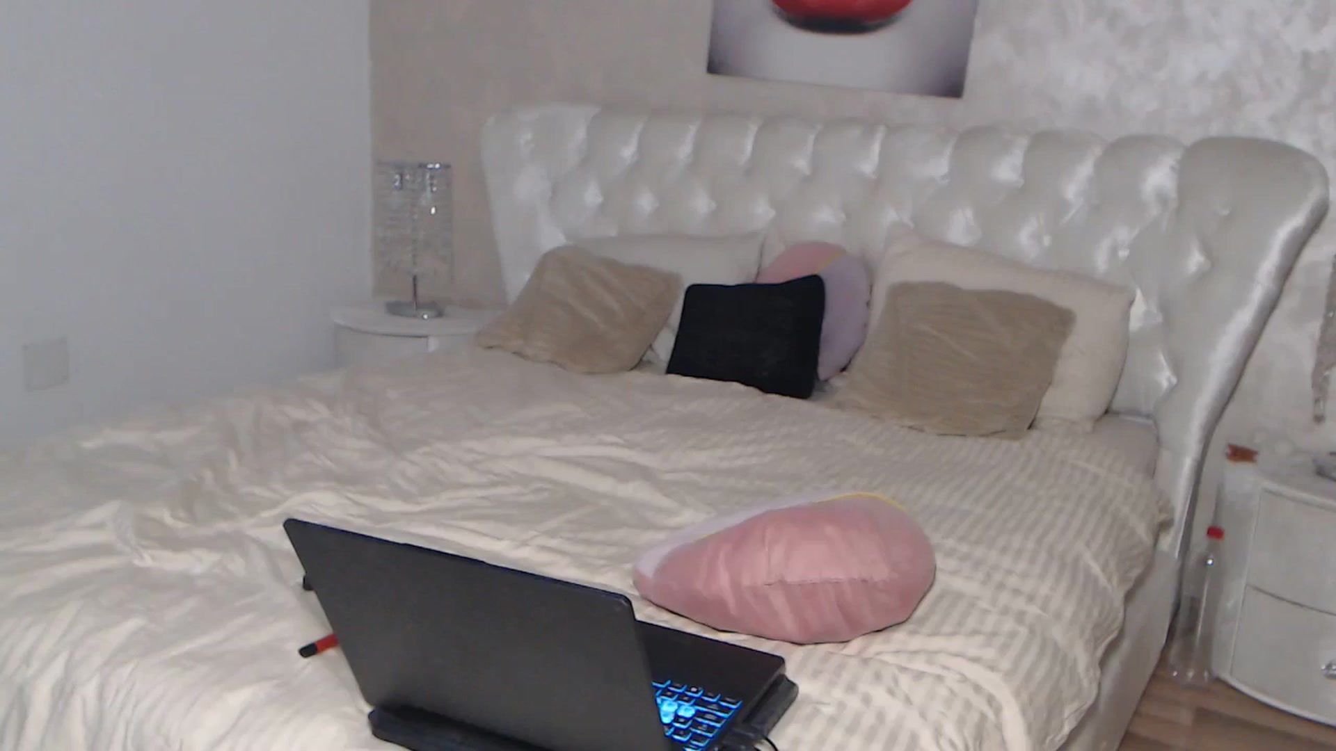 Gallery image thumbnail from BlondeeFairy's myfreecams stream on, 12/13/2023, 20:58 image 19 of 20