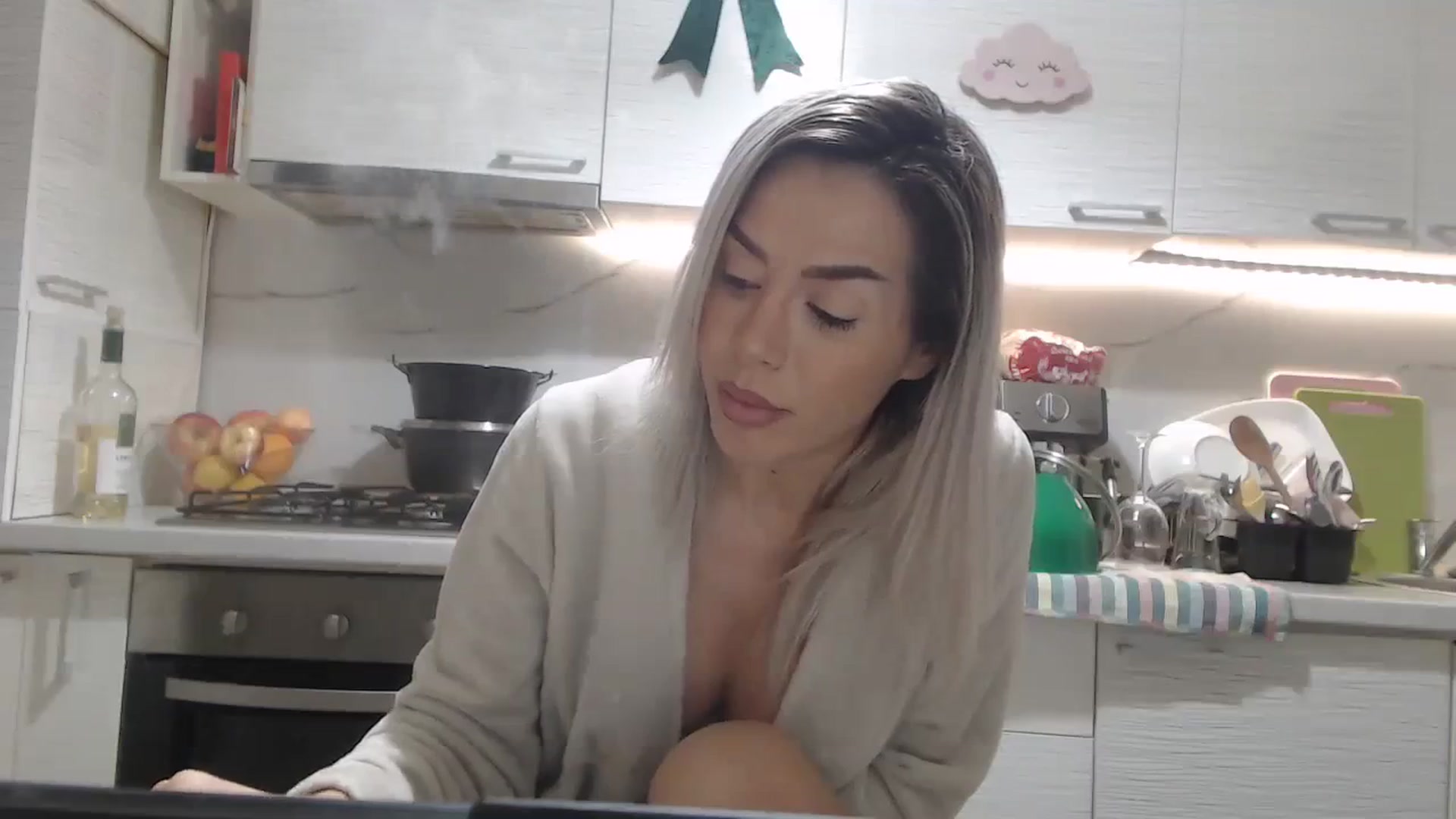 Gallery image thumbnail from BlondeeFairy's myfreecams stream on, 12/22/2023, 20:26 image 20 of 20