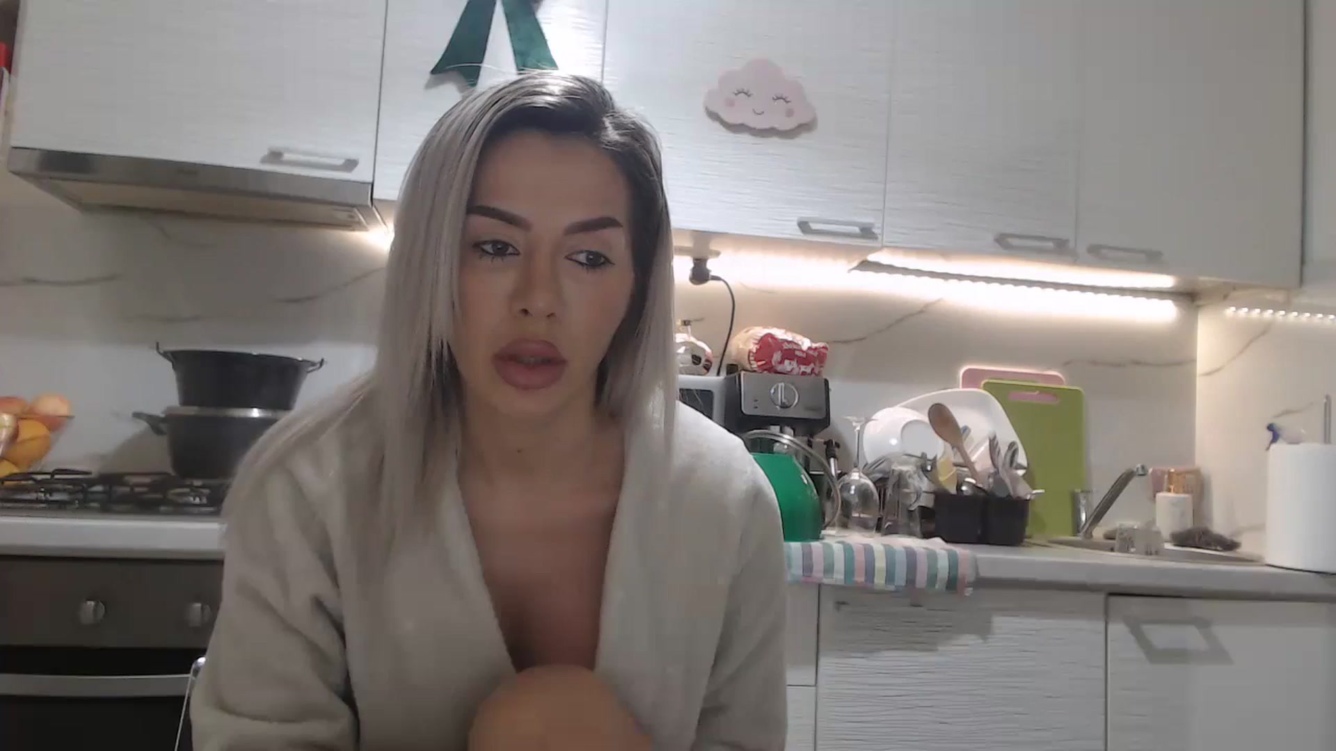 Gallery image thumbnail from BlondeeFairy's myfreecams stream on, 12/22/2023, 20:26 image 11 of 20