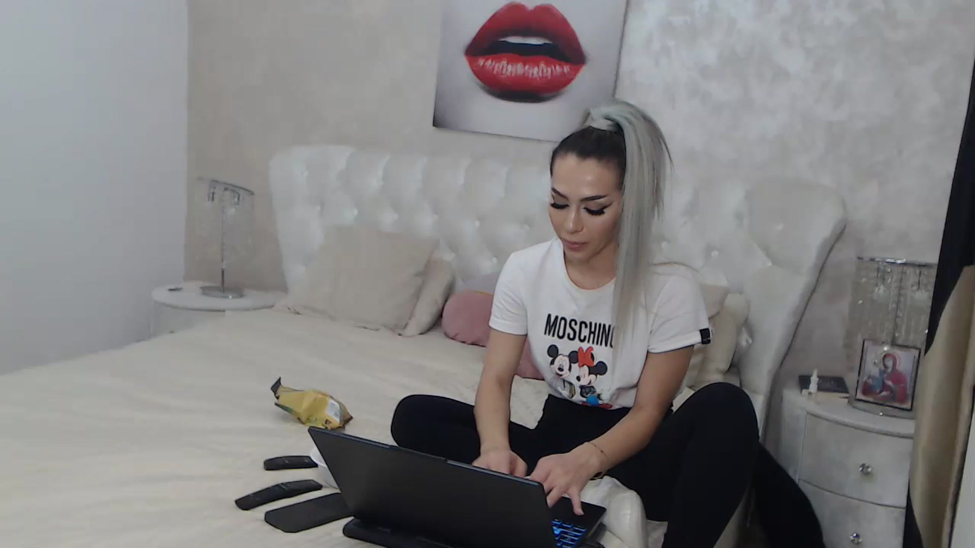 Gallery image thumbnail from BlondeeFairy's myfreecams stream on, 02/07/2024, 21:03 image 13 of 20