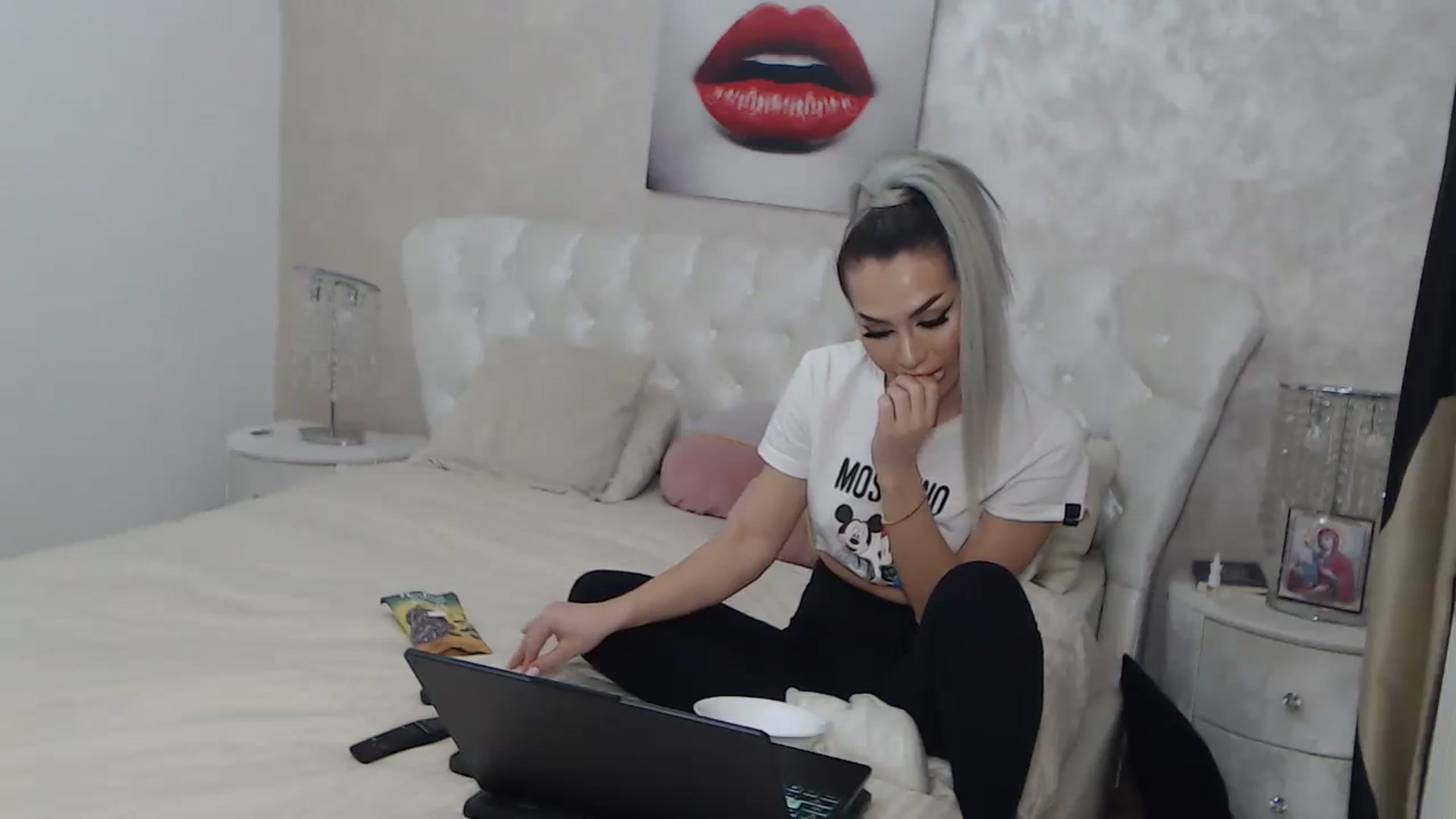 Gallery image thumbnail from BlondeeFairy's myfreecams stream on, 02/07/2024, 21:03 image 5 of 20