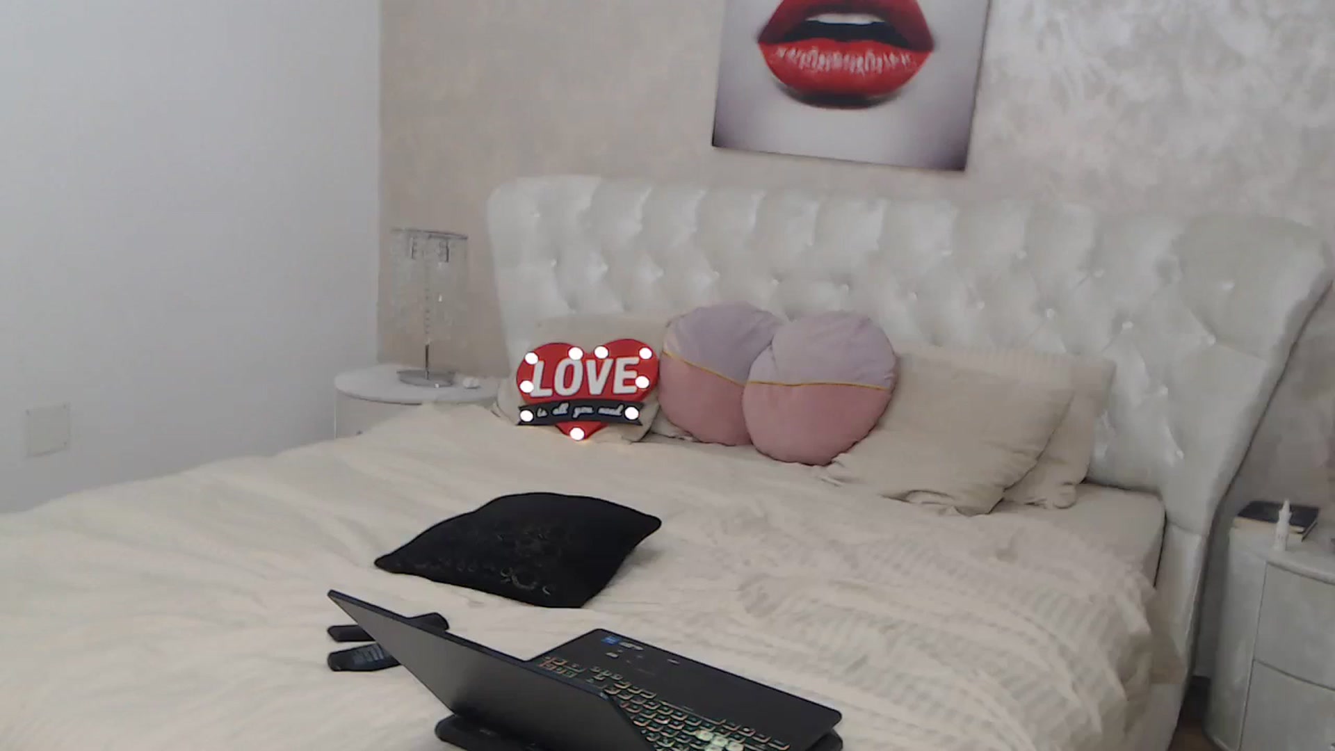 Gallery image thumbnail from BlondeeFairy's myfreecams stream on, 02/14/2024, 20:56 image 11 of 20