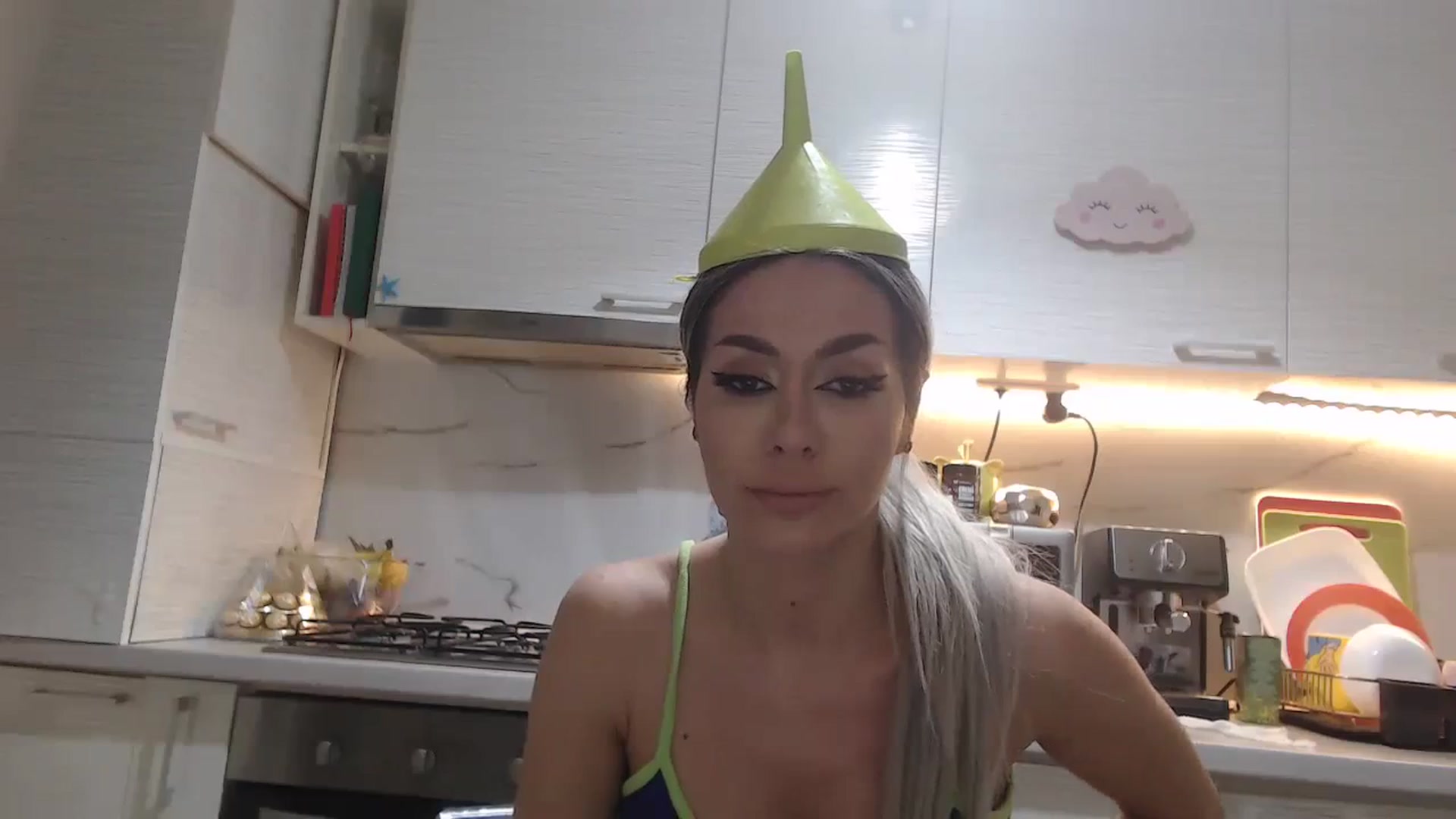 Gallery image thumbnail from BlondeeFairy's myfreecams stream on, 02/23/2024, 20:53 image 14 of 20